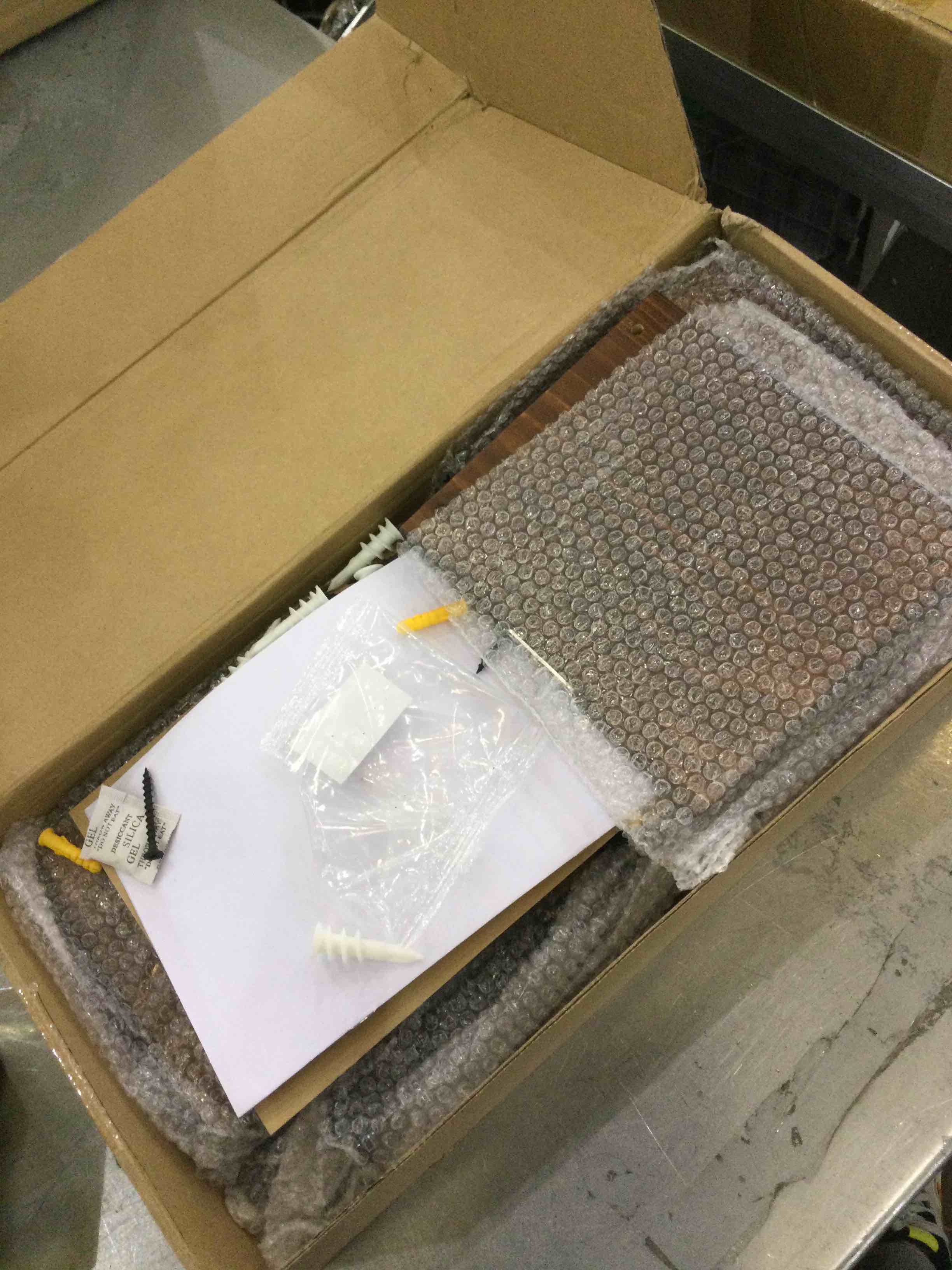 https://s3.amazonaws.com/lotting-images-prod/BargainHunt/EXS01100500_1707150283264.jpeg