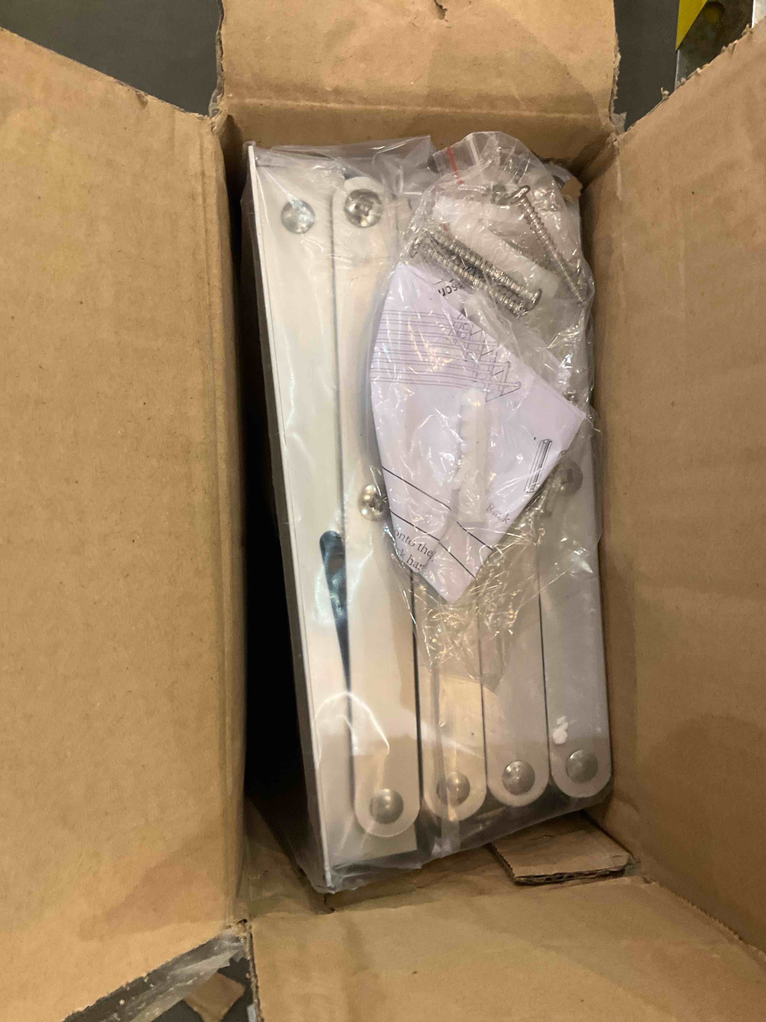 https://s3.amazonaws.com/lotting-images-prod/BargainHunt/EXS01100643_1708545856998.jpeg