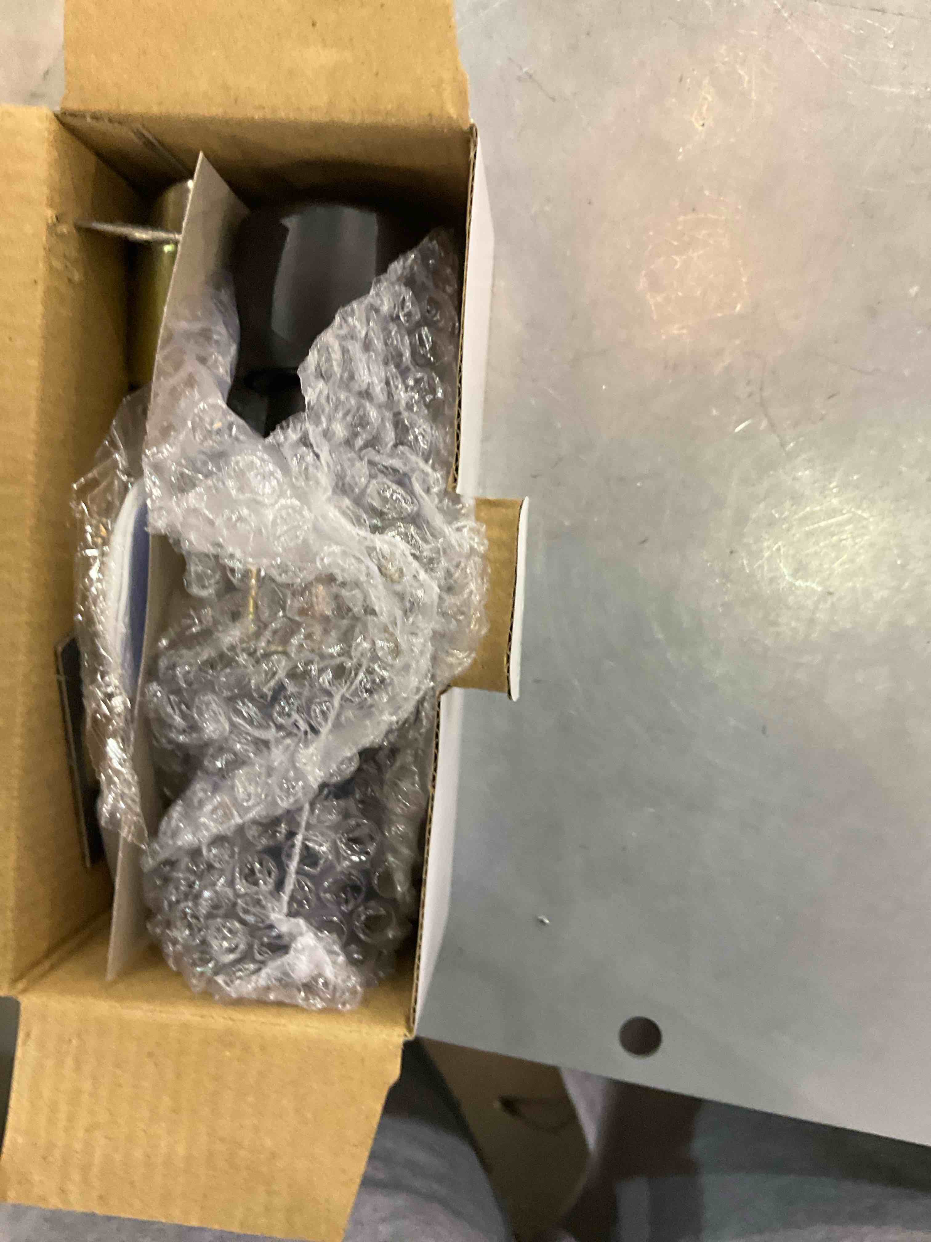 https://s3.amazonaws.com/lotting-images-prod/BargainHunt/EXS01100693_1708615600990.jpeg