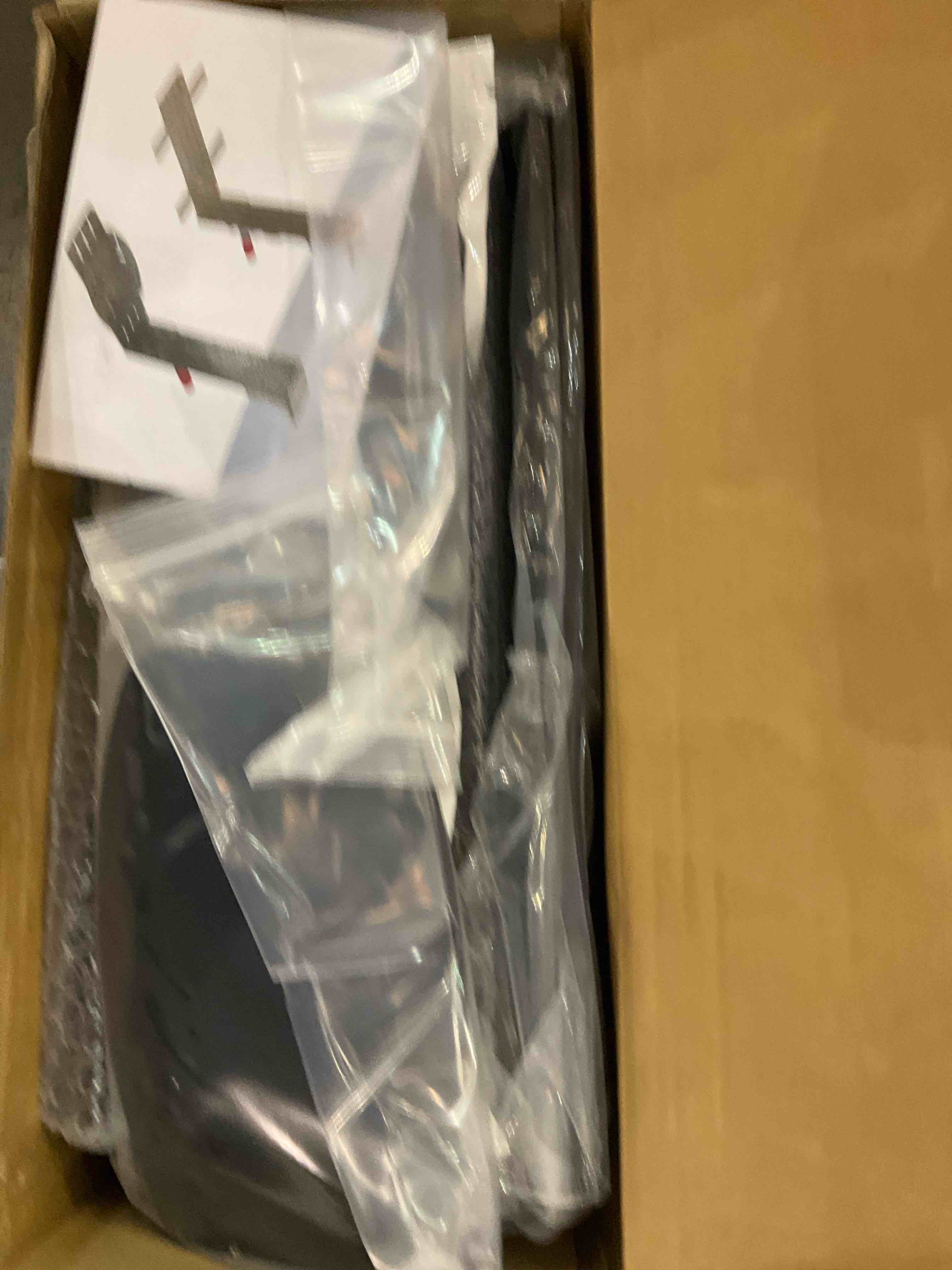 https://s3.amazonaws.com/lotting-images-prod/BargainHunt/EXS01100695_1708615429441.jpeg