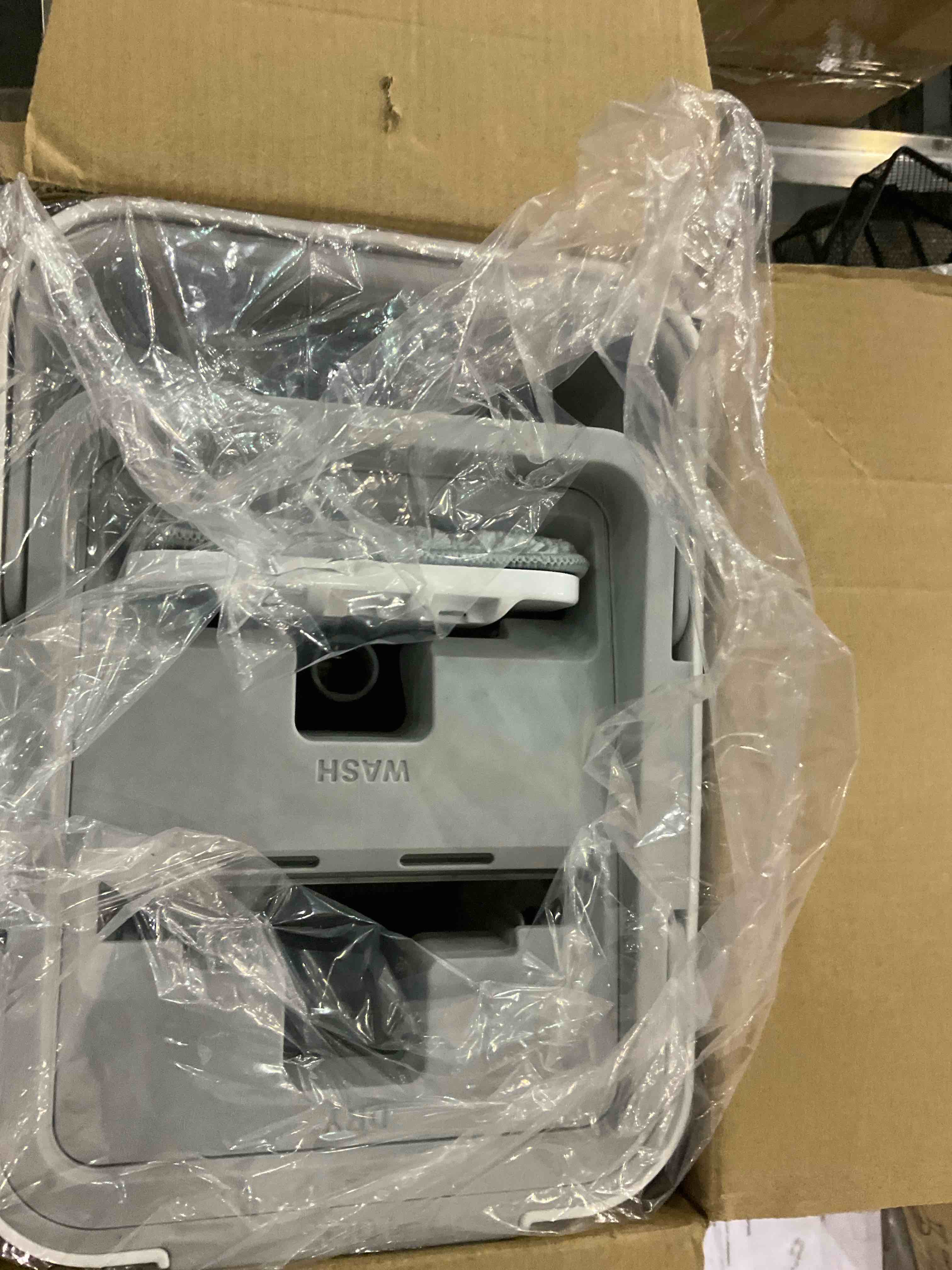 https://s3.amazonaws.com/lotting-images-prod/BargainHunt/EXS01100769_1708626627382.jpeg