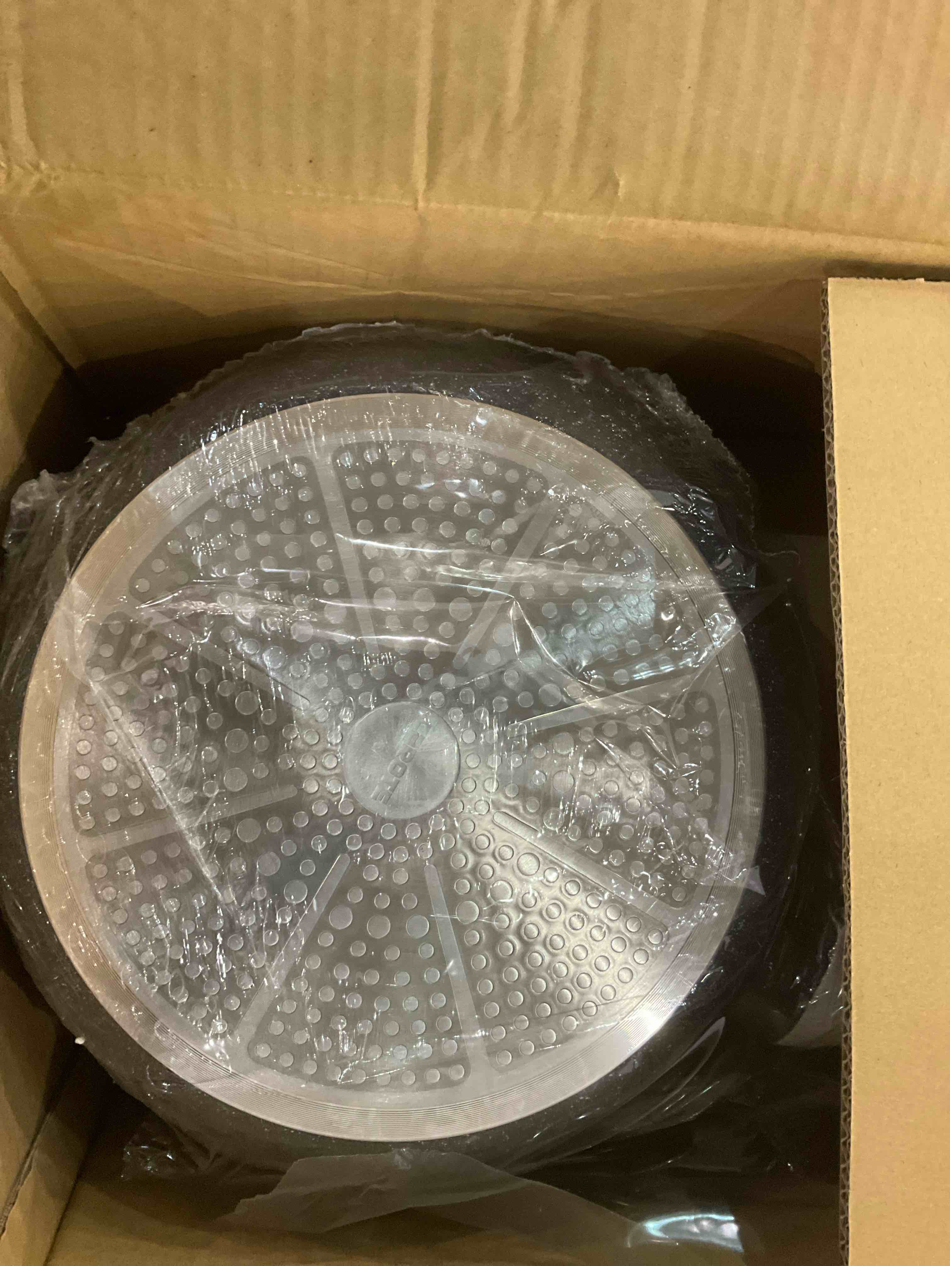 https://s3.amazonaws.com/lotting-images-prod/BargainHunt/EXS01100866_1708692362355.jpeg