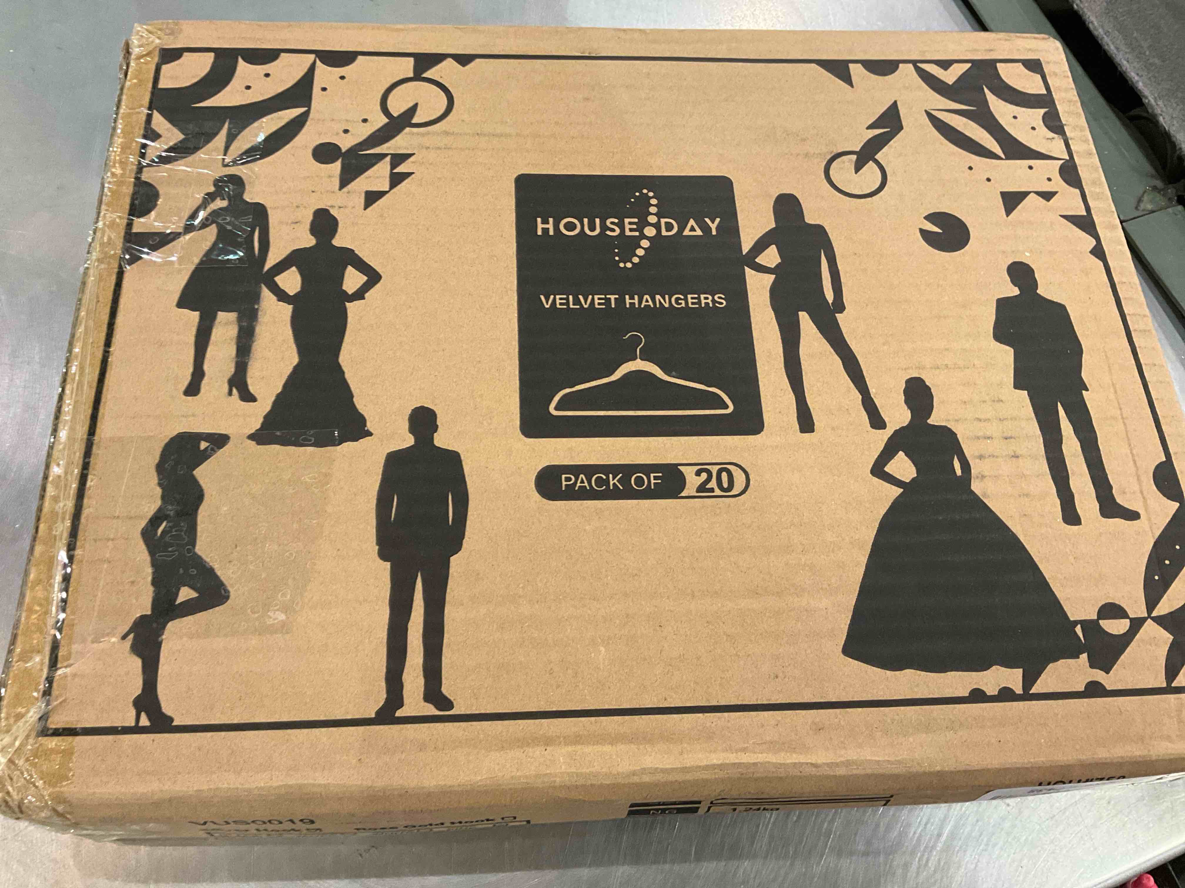 https://s3.amazonaws.com/lotting-images-prod/BargainHunt/EXS01101049_1707147814856.jpeg