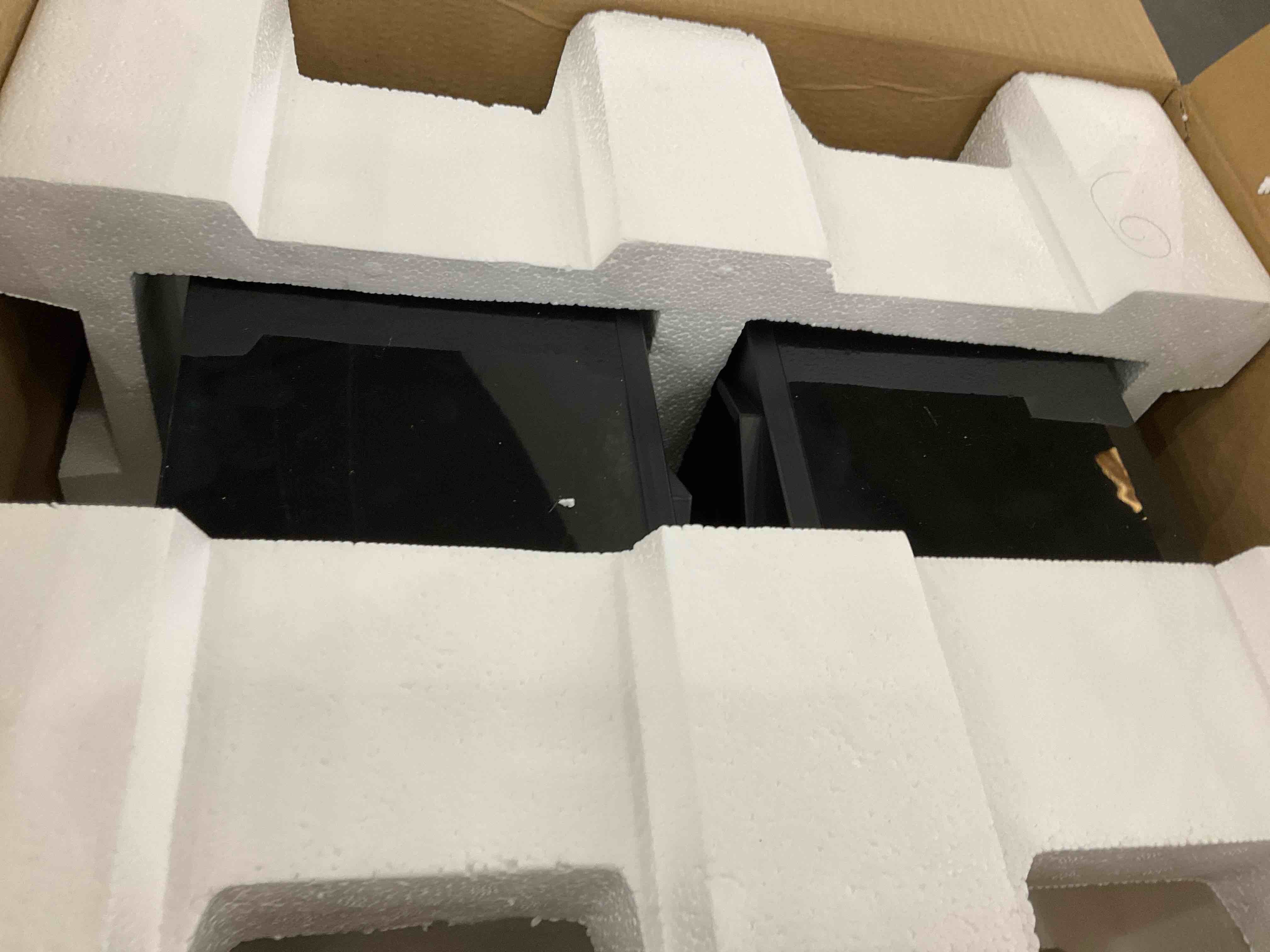 https://s3.amazonaws.com/lotting-images-prod/BargainHunt/EXS01101086_1707155936251.jpeg