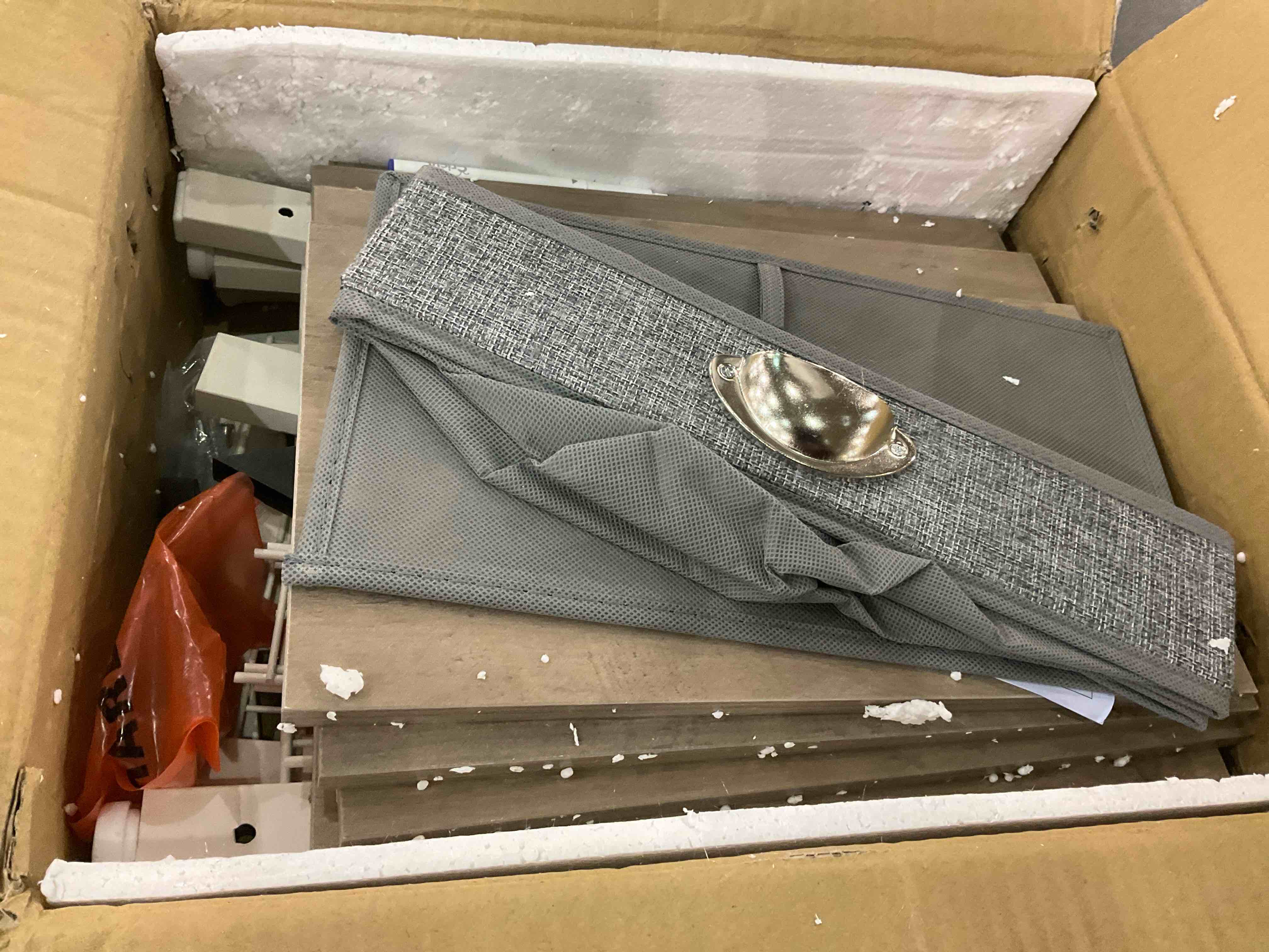 https://s3.amazonaws.com/lotting-images-prod/BargainHunt/EXS01101153_1707223983897.jpeg