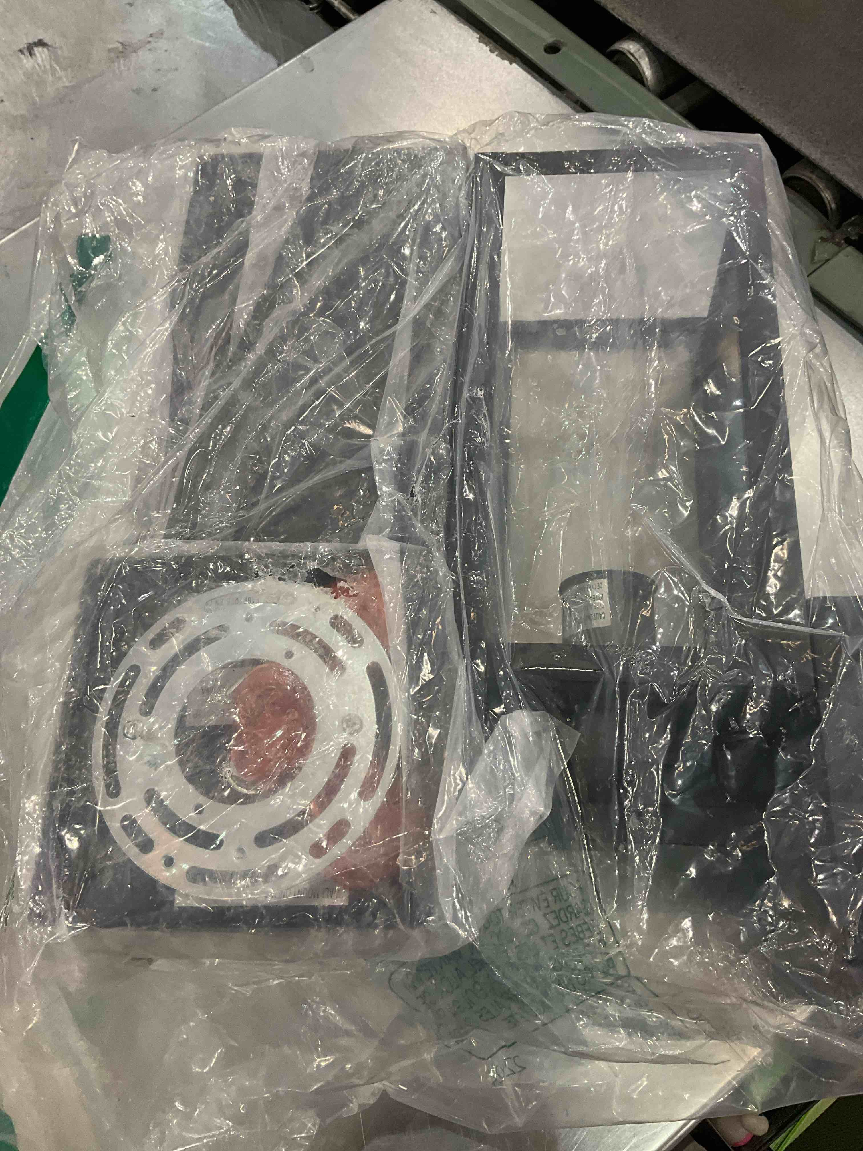 https://s3.amazonaws.com/lotting-images-prod/BargainHunt/EXS01101214_1707234916473.jpeg