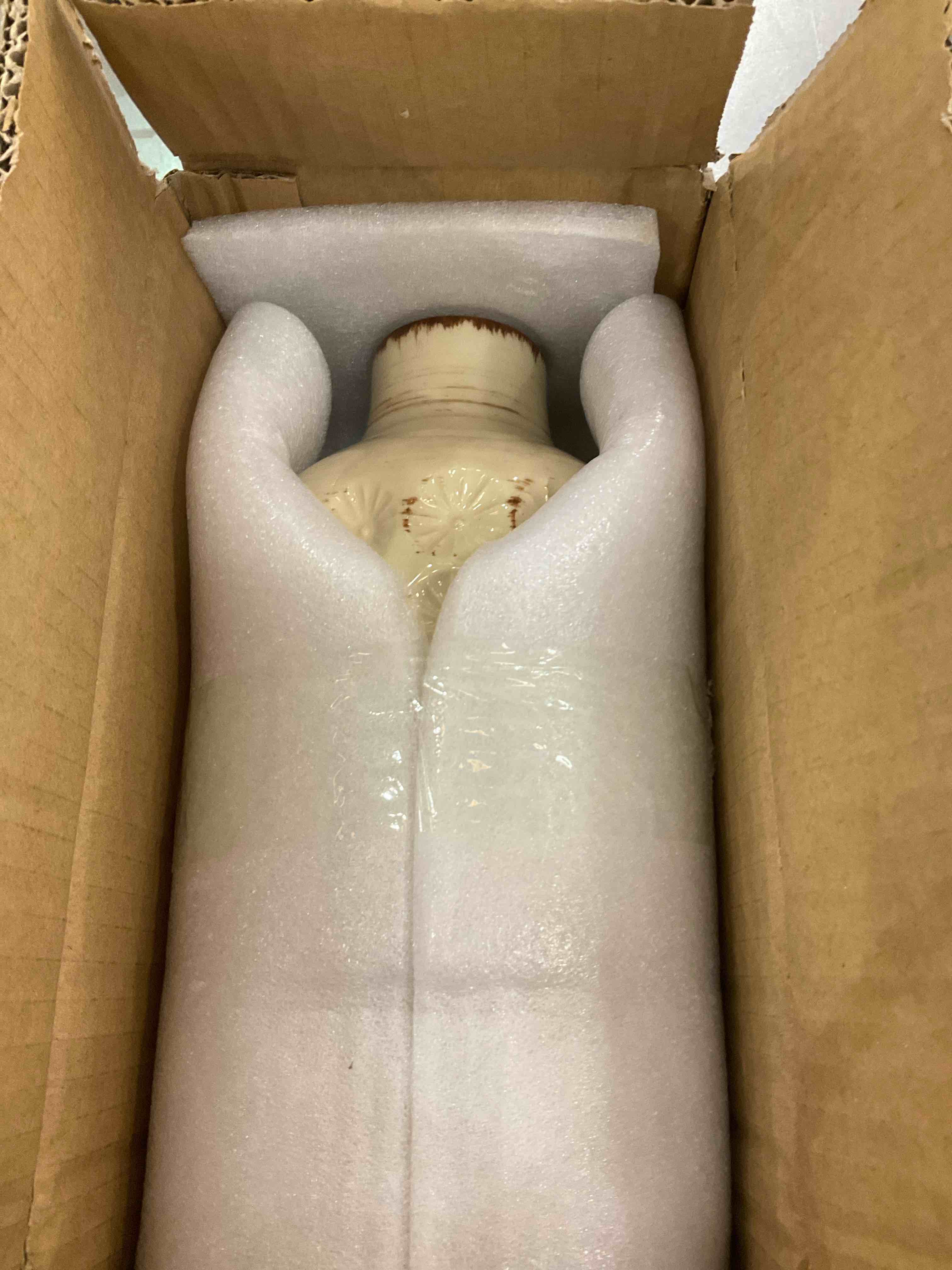 https://s3.amazonaws.com/lotting-images-prod/BargainHunt/EXS01101367_1707323696665.jpeg