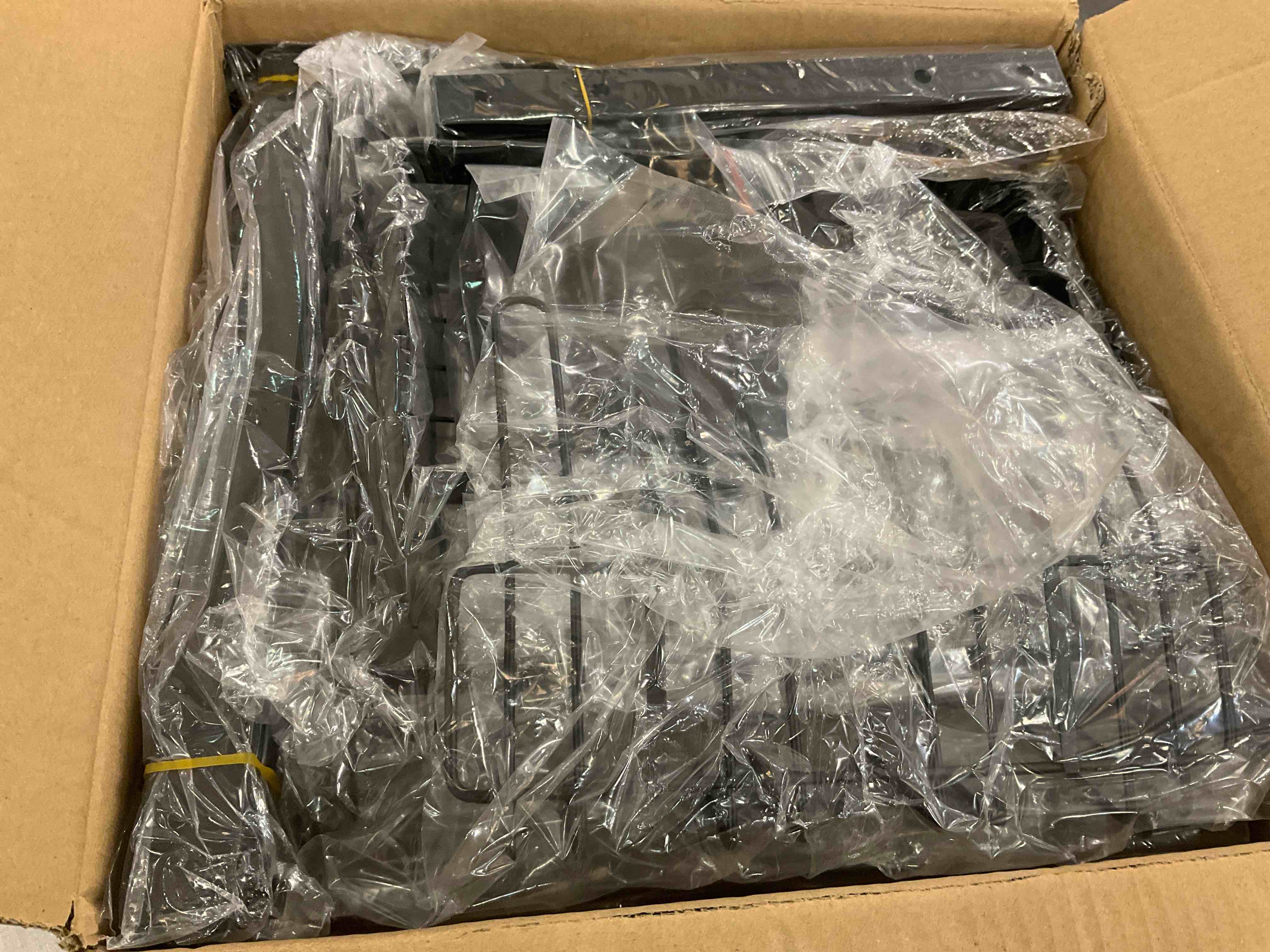 https://s3.amazonaws.com/lotting-images-prod/BargainHunt/EXS01101417_1707335810841.jpeg