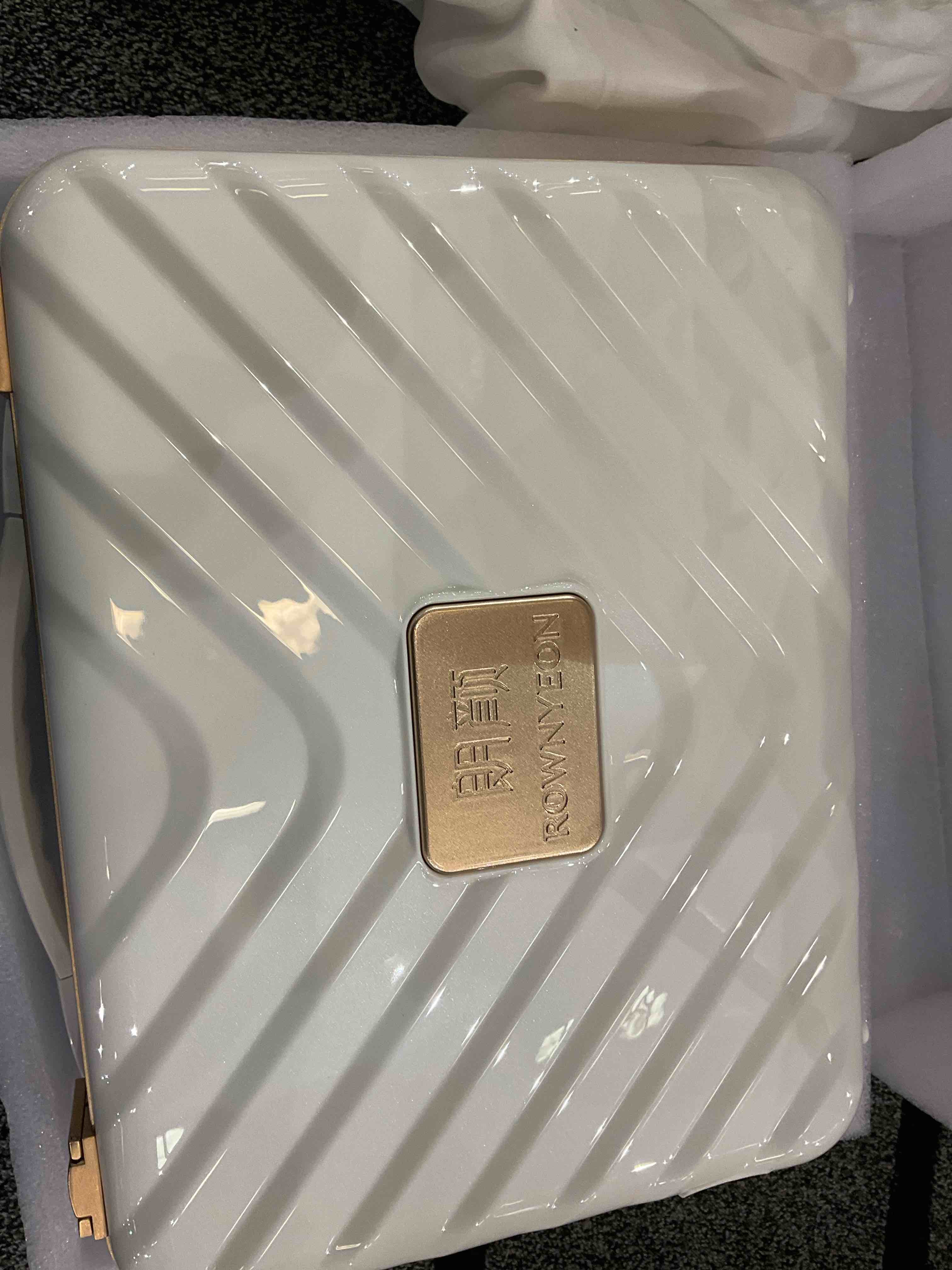 https://s3.amazonaws.com/lotting-images-prod/BargainHunt/EXS01101526_1706804729337.jpeg