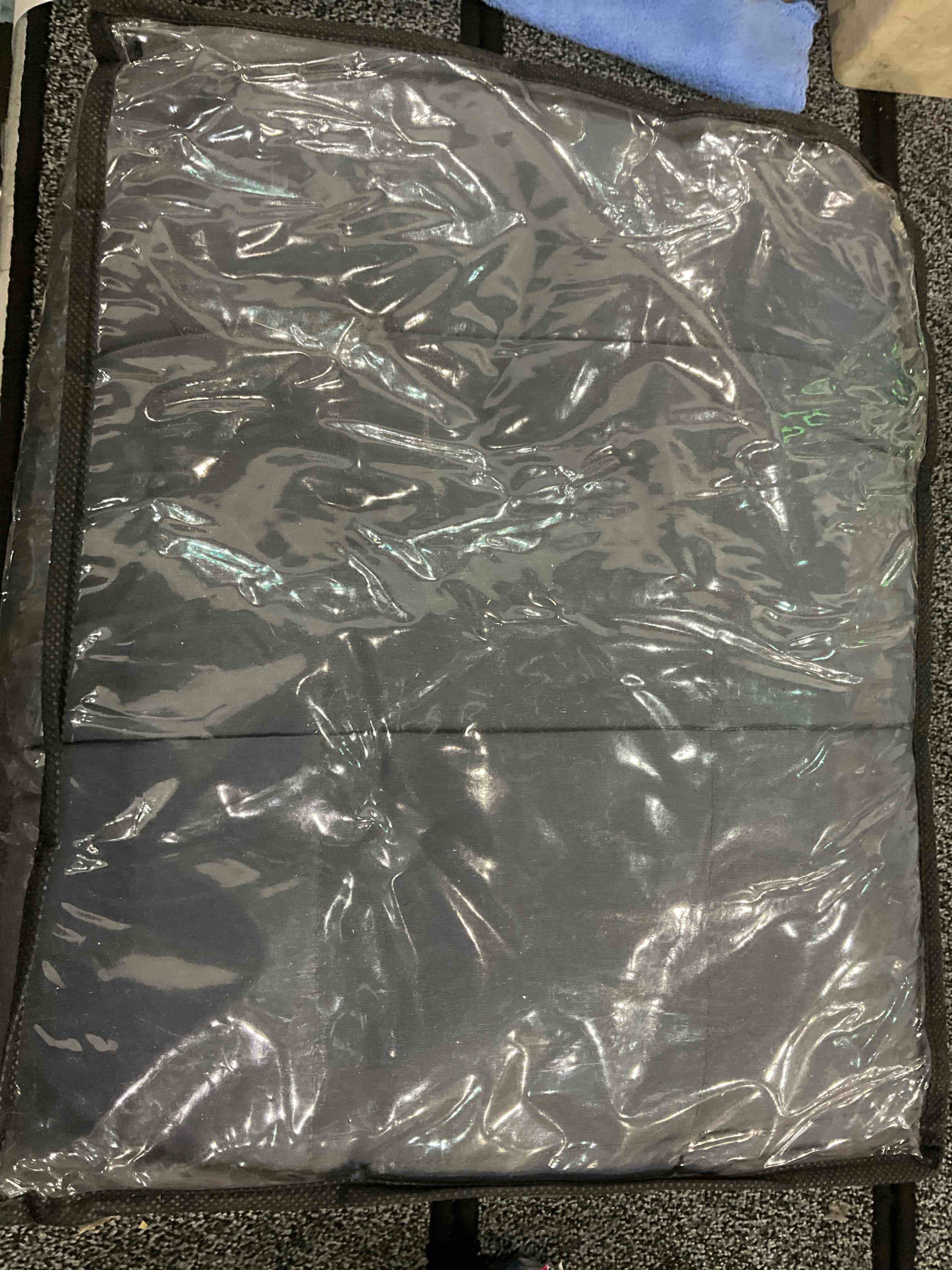 https://s3.amazonaws.com/lotting-images-prod/BargainHunt/EXS01101894_1707224441193.jpeg