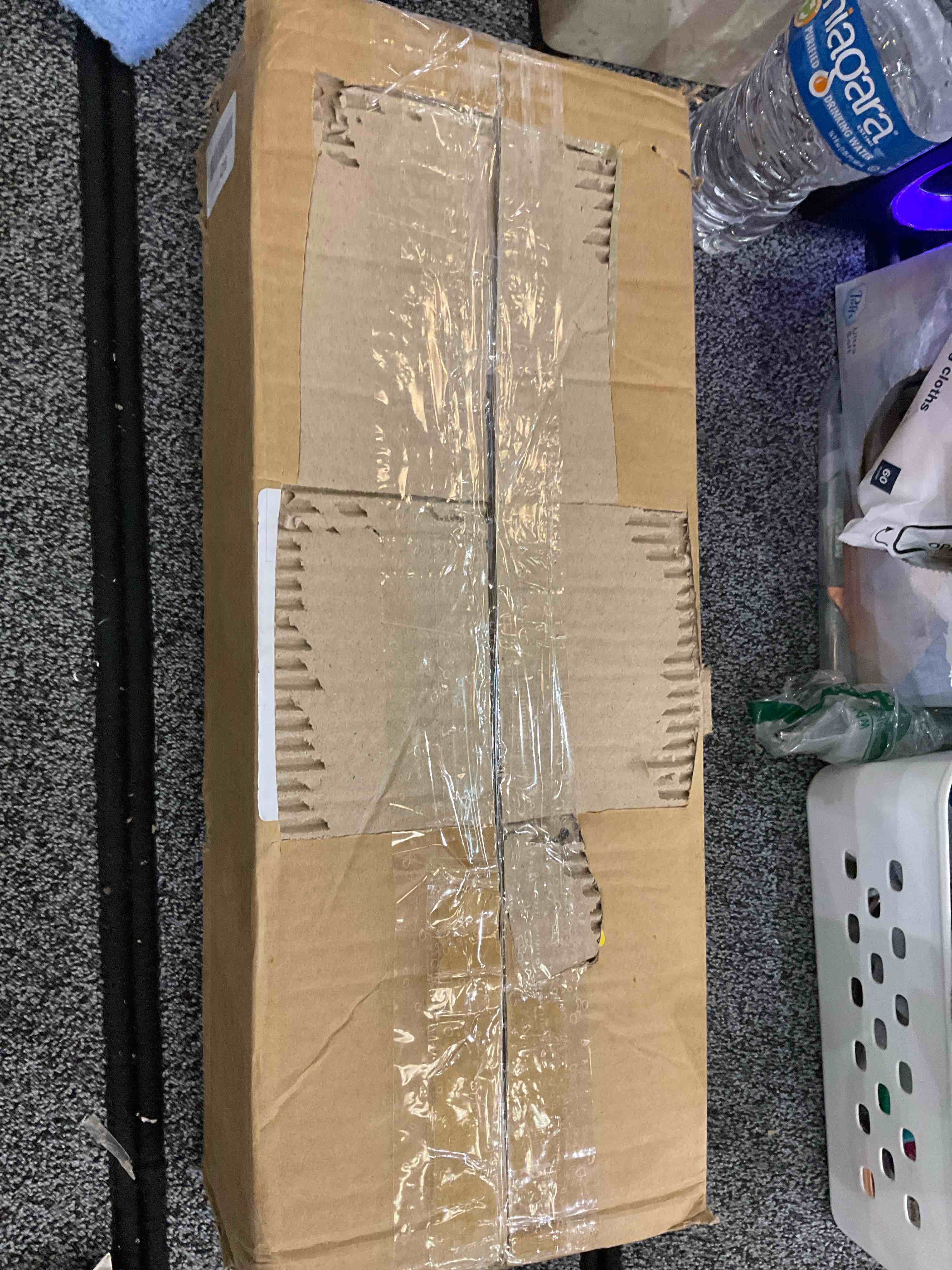 https://s3.amazonaws.com/lotting-images-prod/BargainHunt/EXS01101972_1707235711212.jpeg