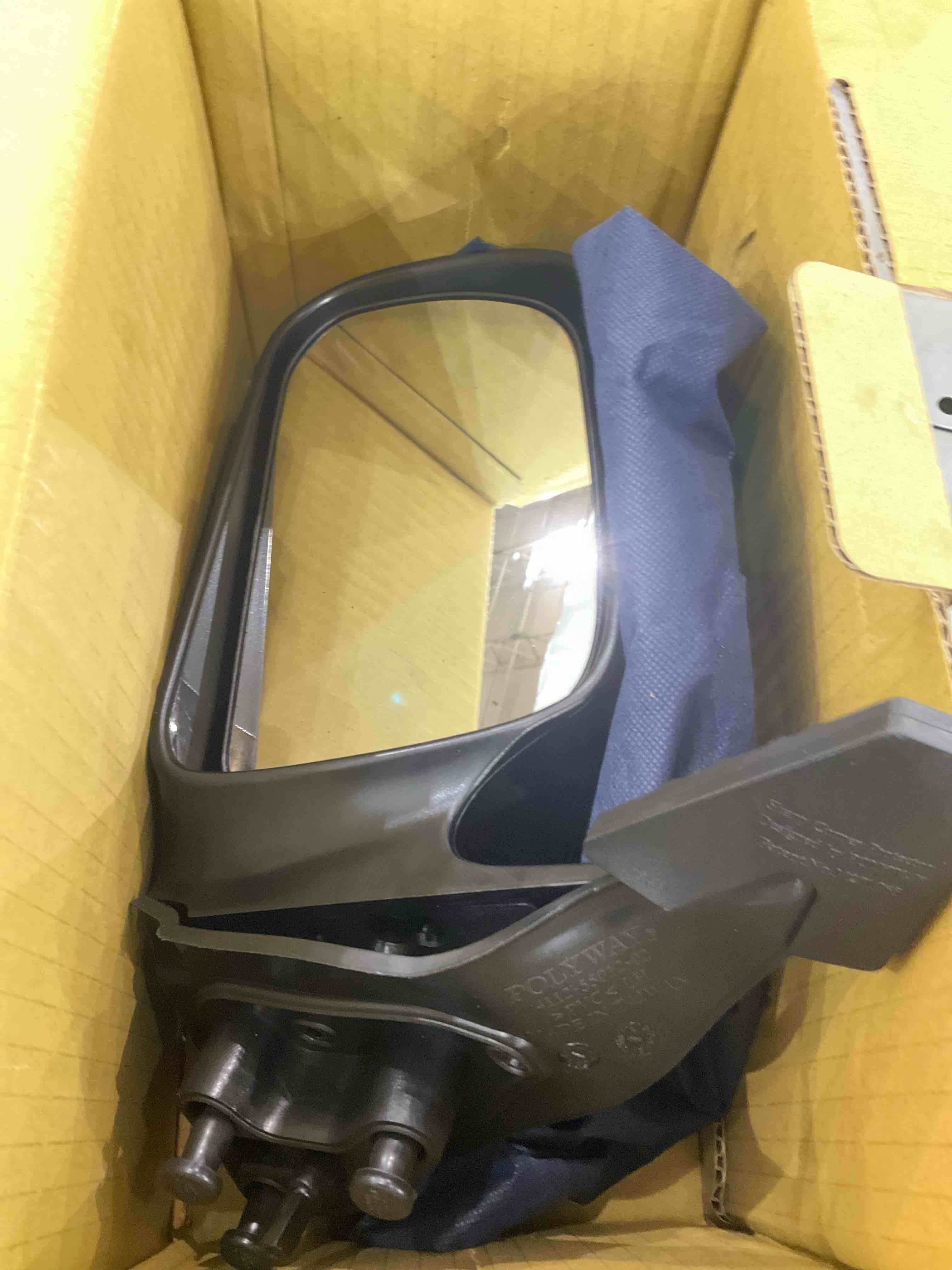 https://s3.amazonaws.com/lotting-images-prod/BargainHunt/EXS01102066_1706718813209.jpeg