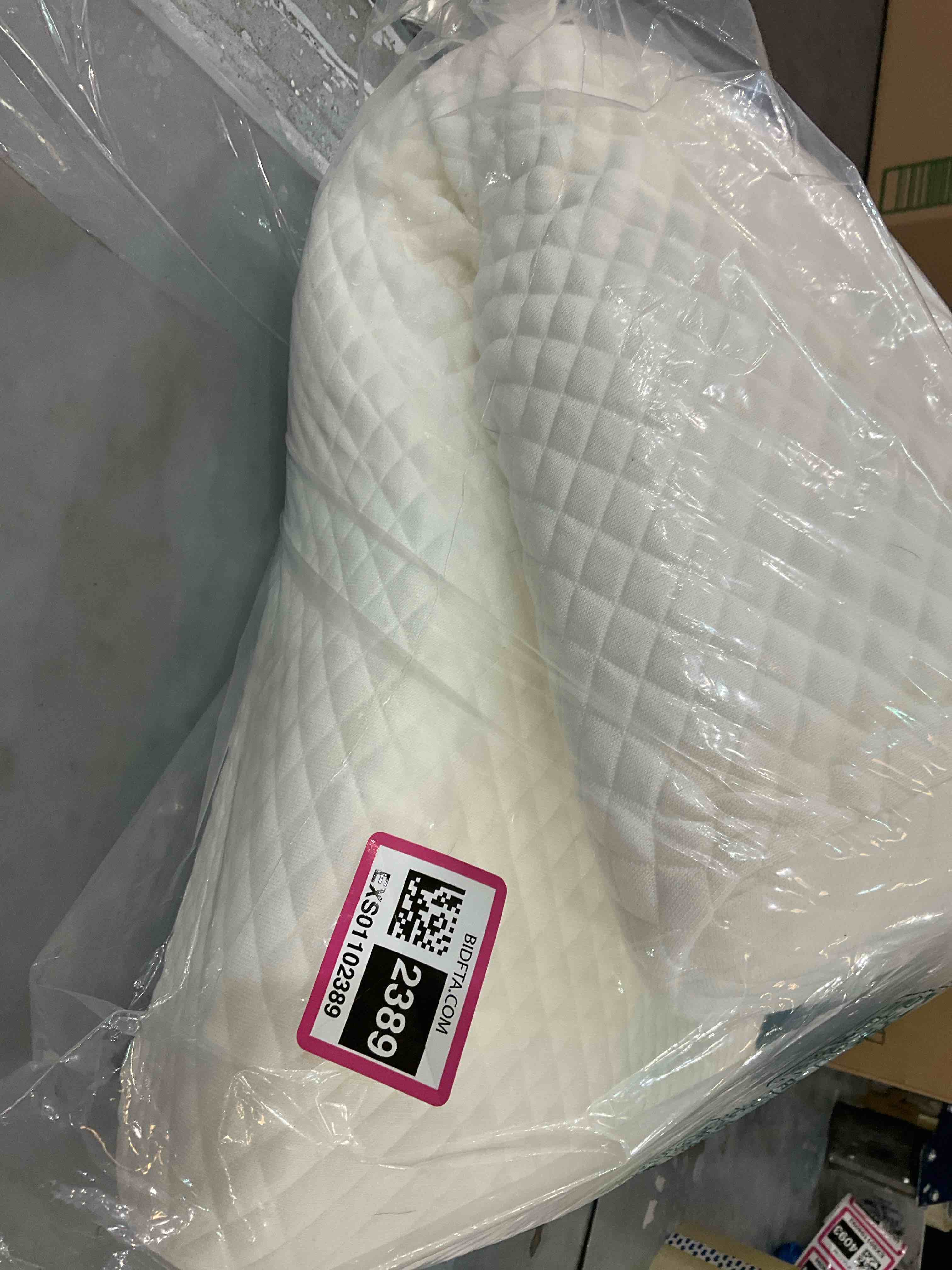 https://s3.amazonaws.com/lotting-images-prod/BargainHunt/EXS01102389_1706898497488.jpeg