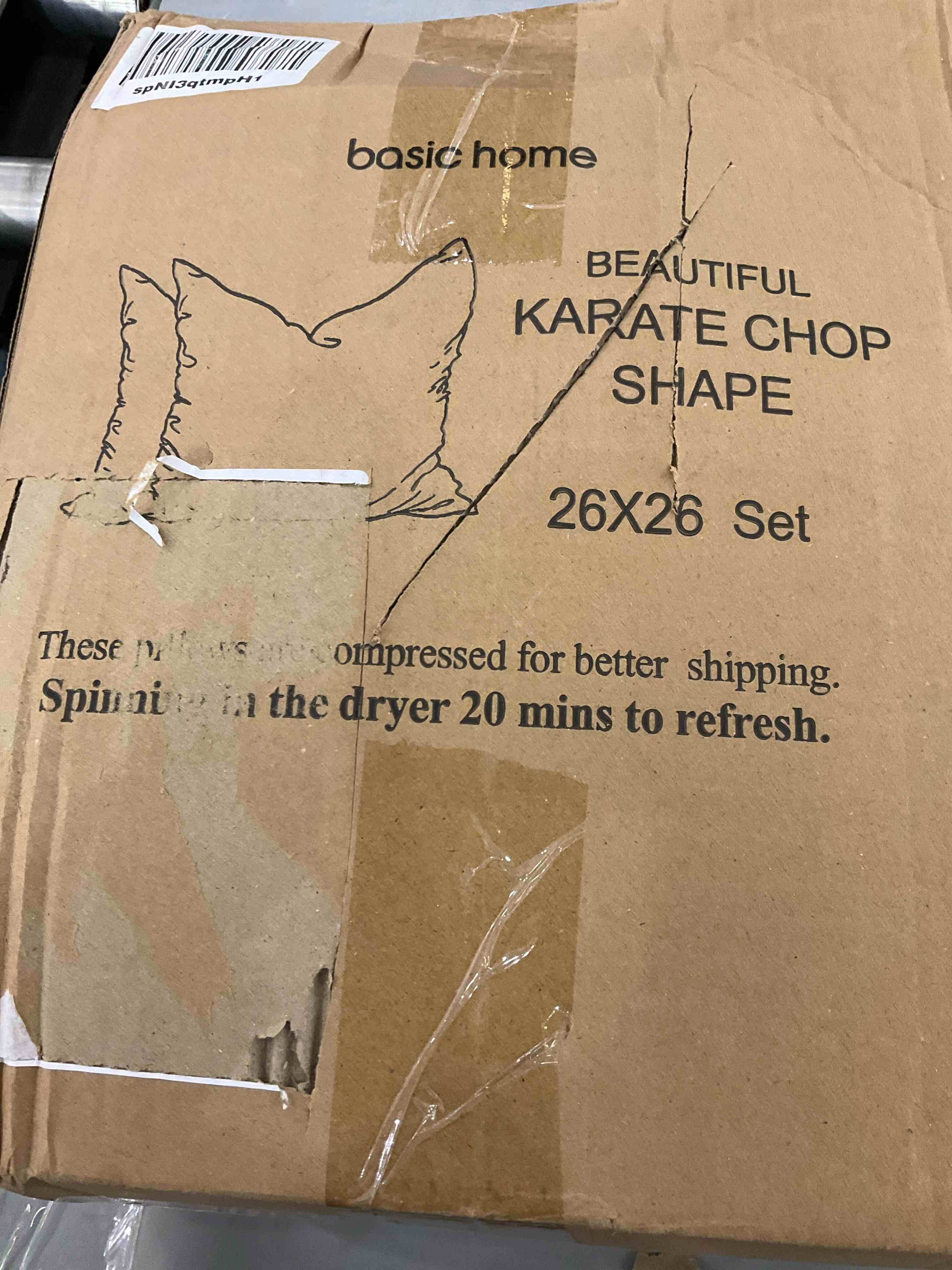 https://s3.amazonaws.com/lotting-images-prod/BargainHunt/EXS01102393_1706898829383.jpeg