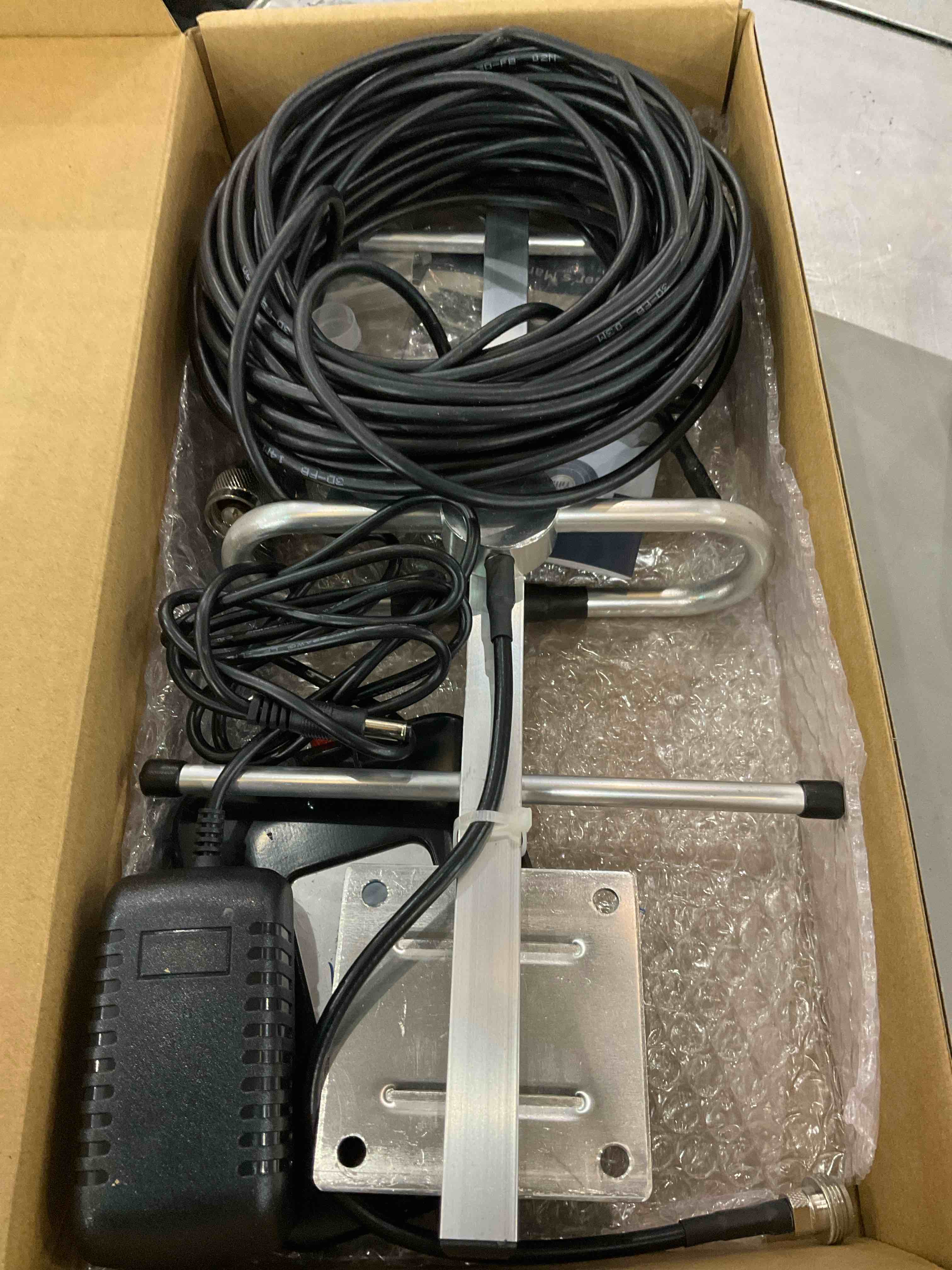 https://s3.amazonaws.com/lotting-images-prod/BargainHunt/EXS01102439_1707146223242.jpeg