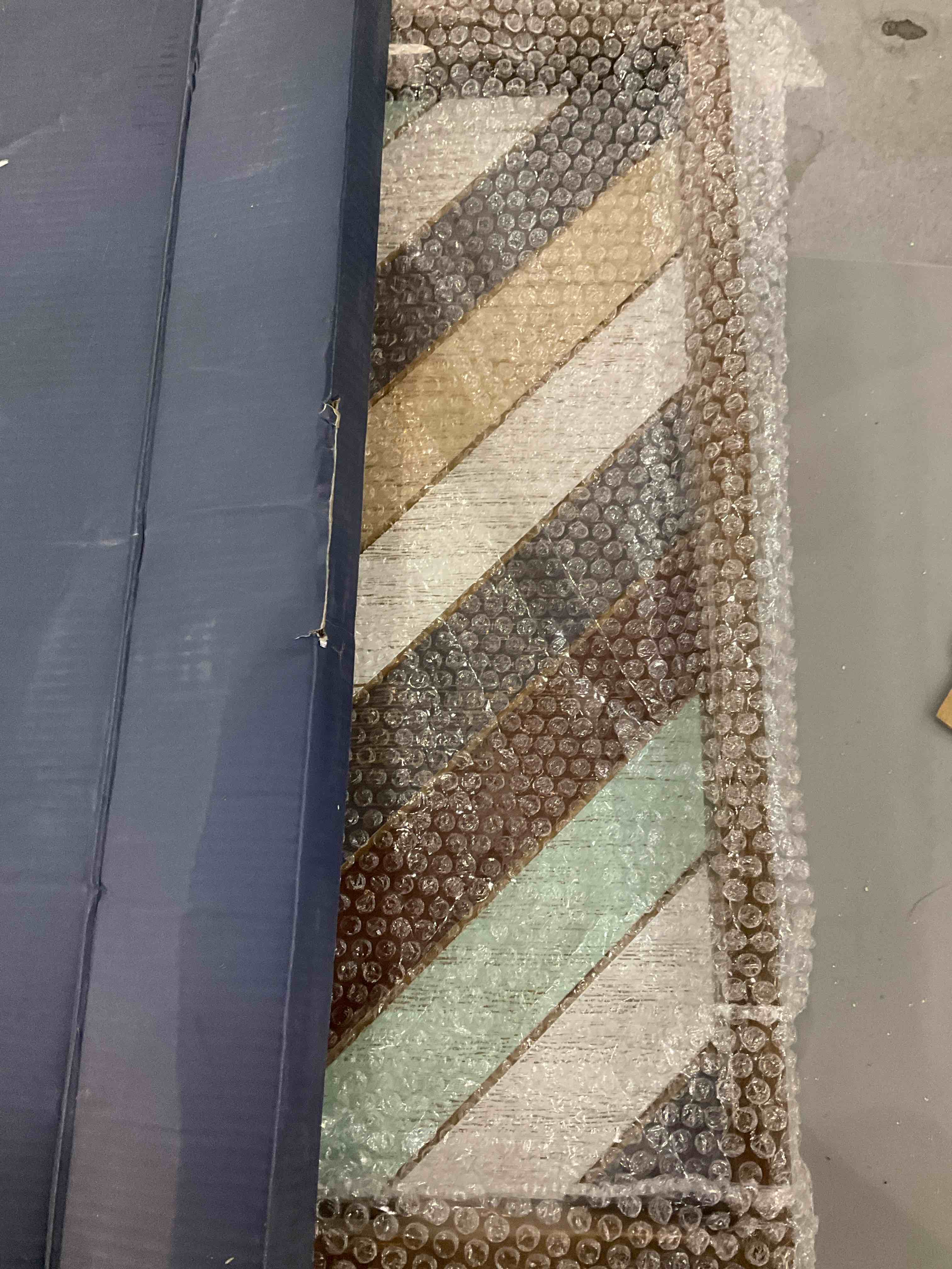 https://s3.amazonaws.com/lotting-images-prod/BargainHunt/EXS01102446_1707146885995.jpeg