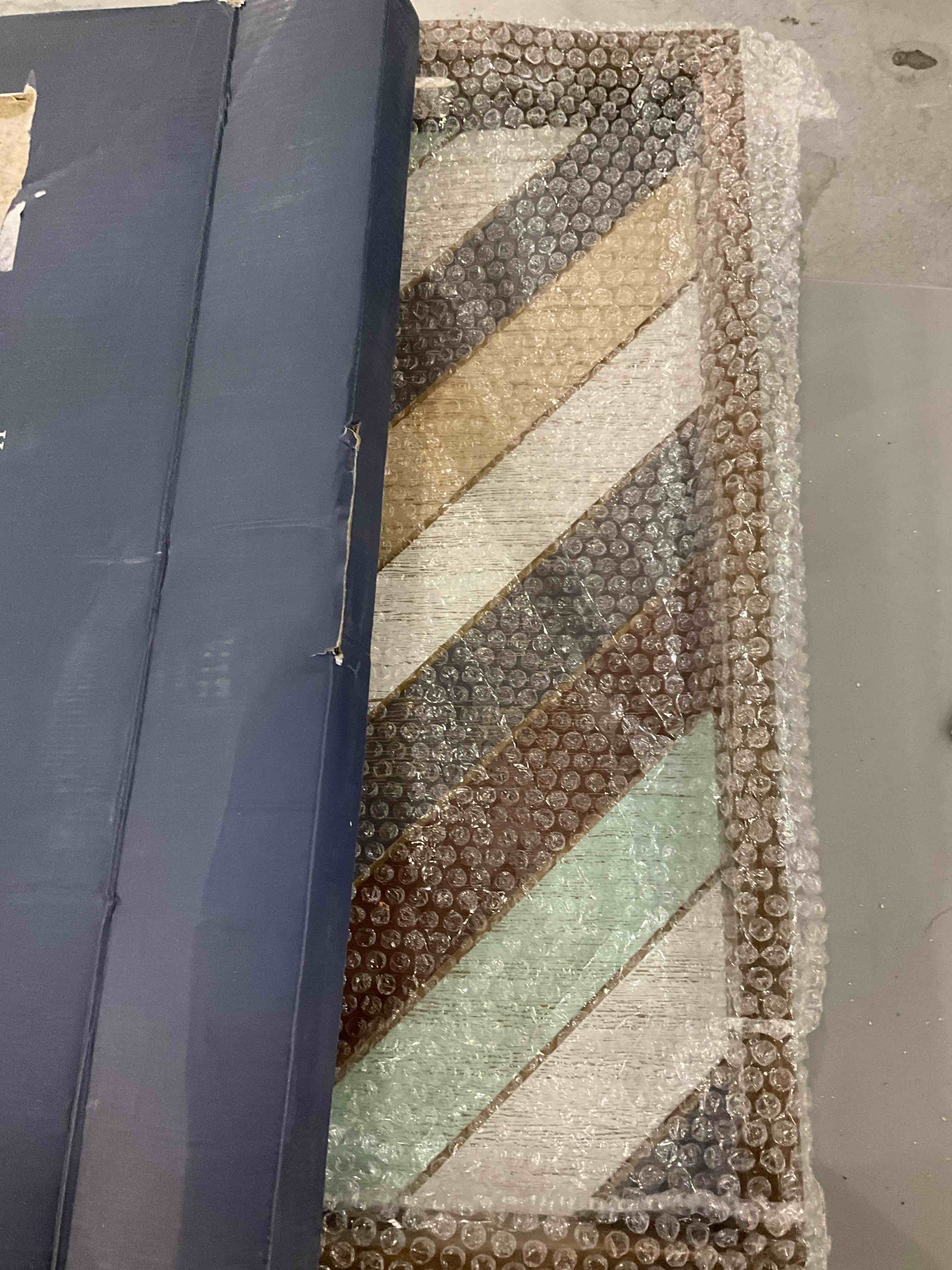 https://s3.amazonaws.com/lotting-images-prod/BargainHunt/EXS01102446_1707146887077.jpeg