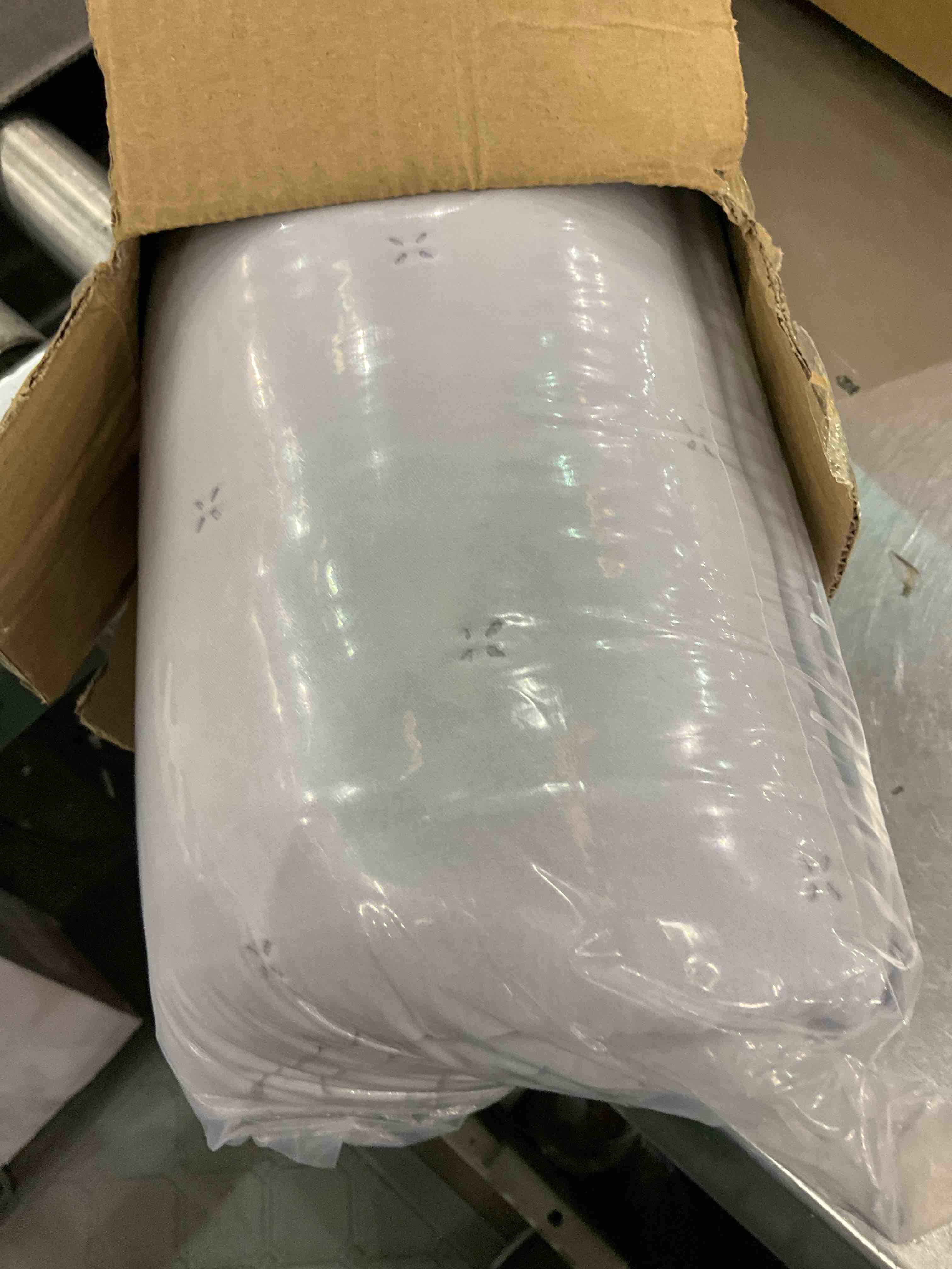 https://s3.amazonaws.com/lotting-images-prod/BargainHunt/EXS01102503_1707318175302.jpeg