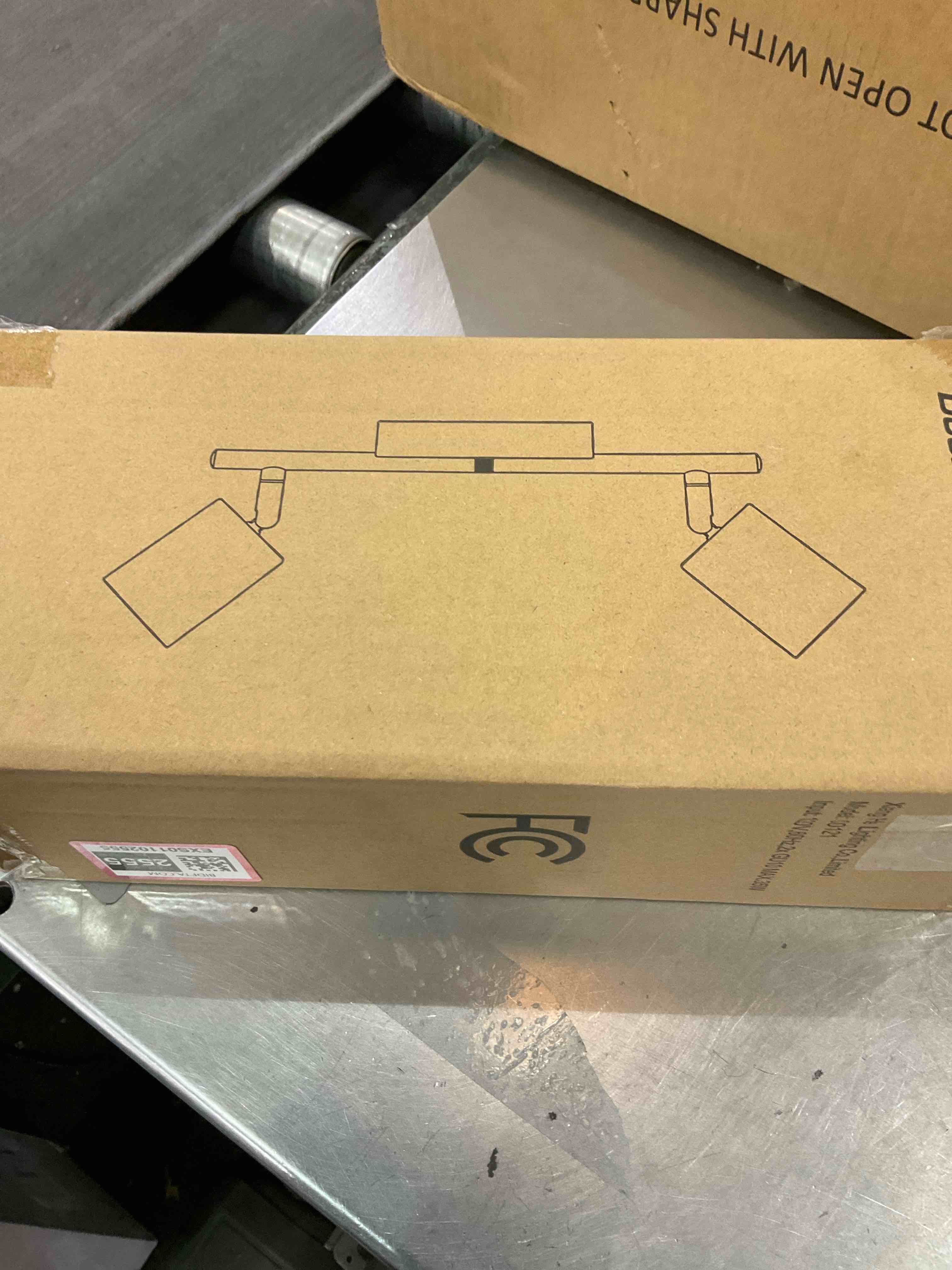 https://s3.amazonaws.com/lotting-images-prod/BargainHunt/EXS01102555_1707327779528.jpeg