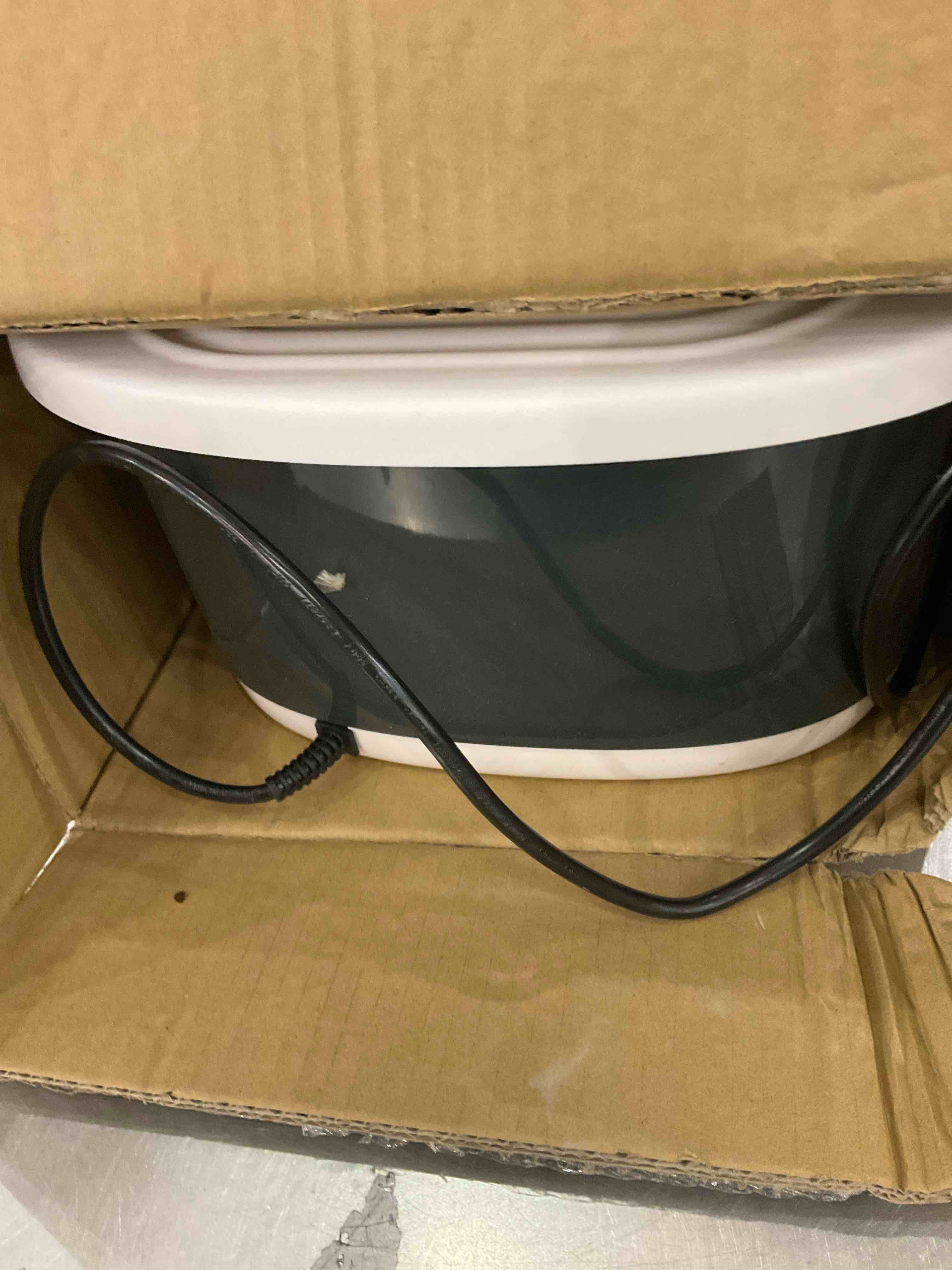 https://s3.amazonaws.com/lotting-images-prod/BargainHunt/EXS01102774_1707497355589.jpeg