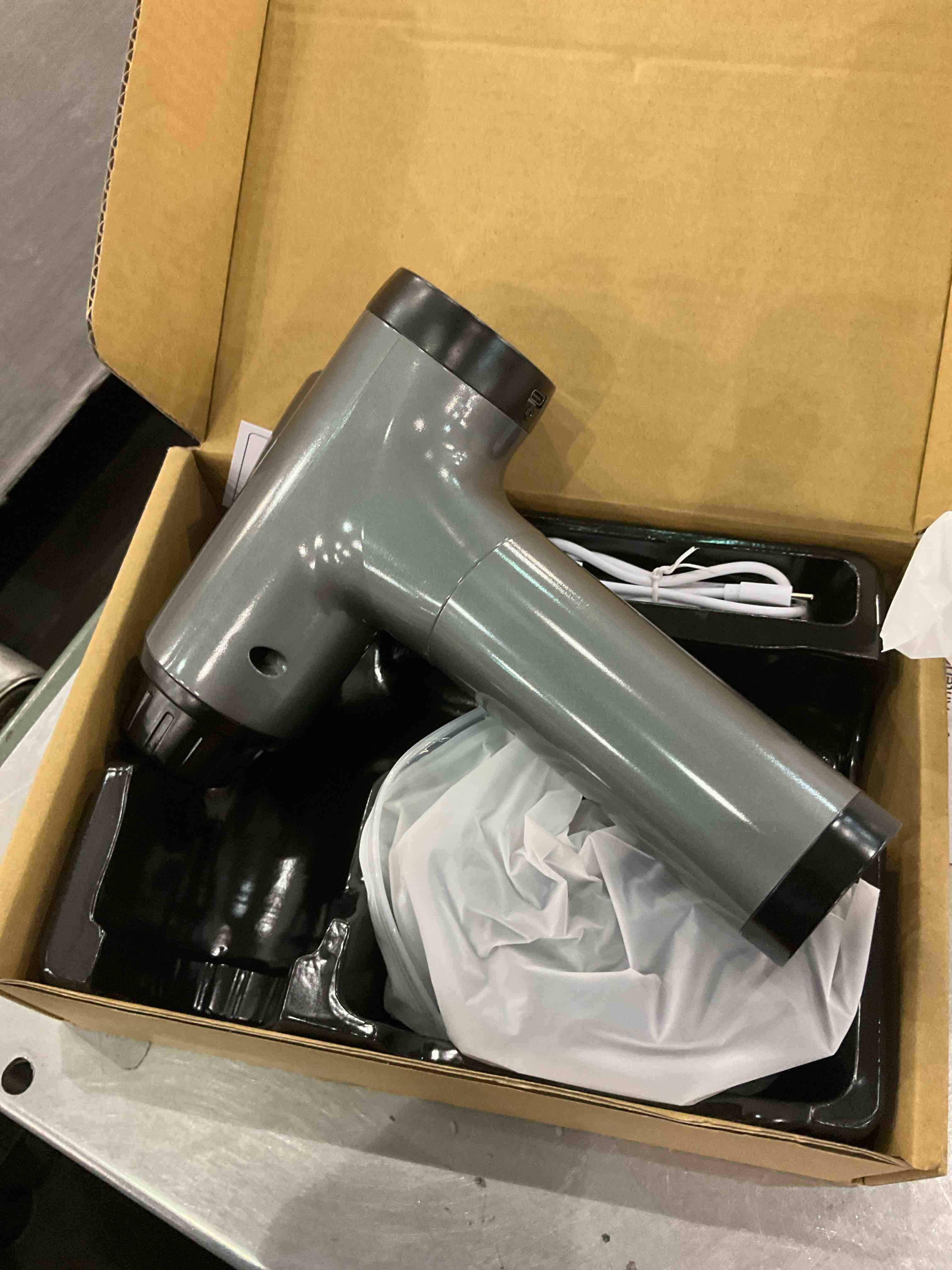 https://s3.amazonaws.com/lotting-images-prod/BargainHunt/EXS01102827_1707826738111.jpeg