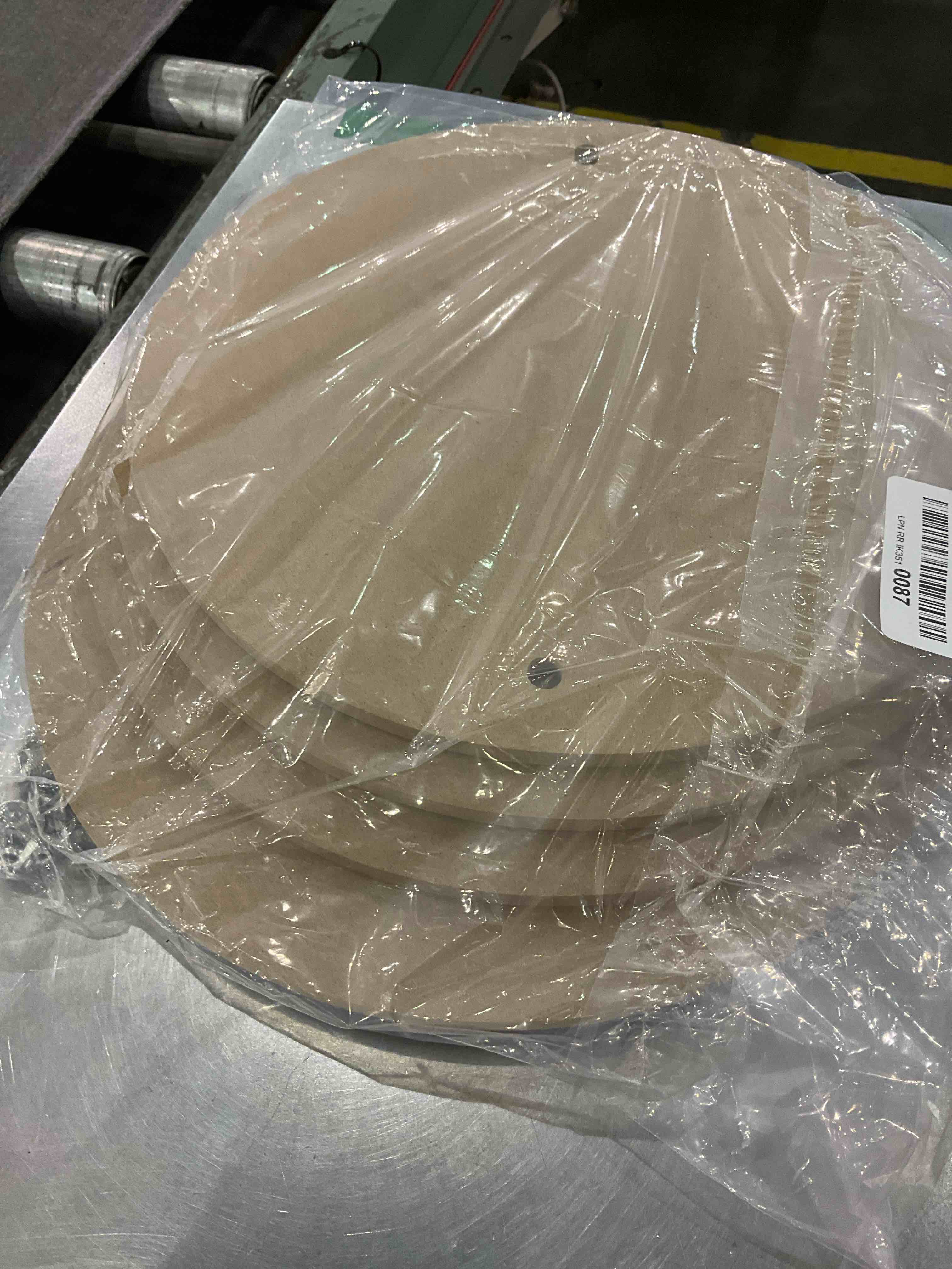 https://s3.amazonaws.com/lotting-images-prod/BargainHunt/EXS01102853_1707830388513.jpeg