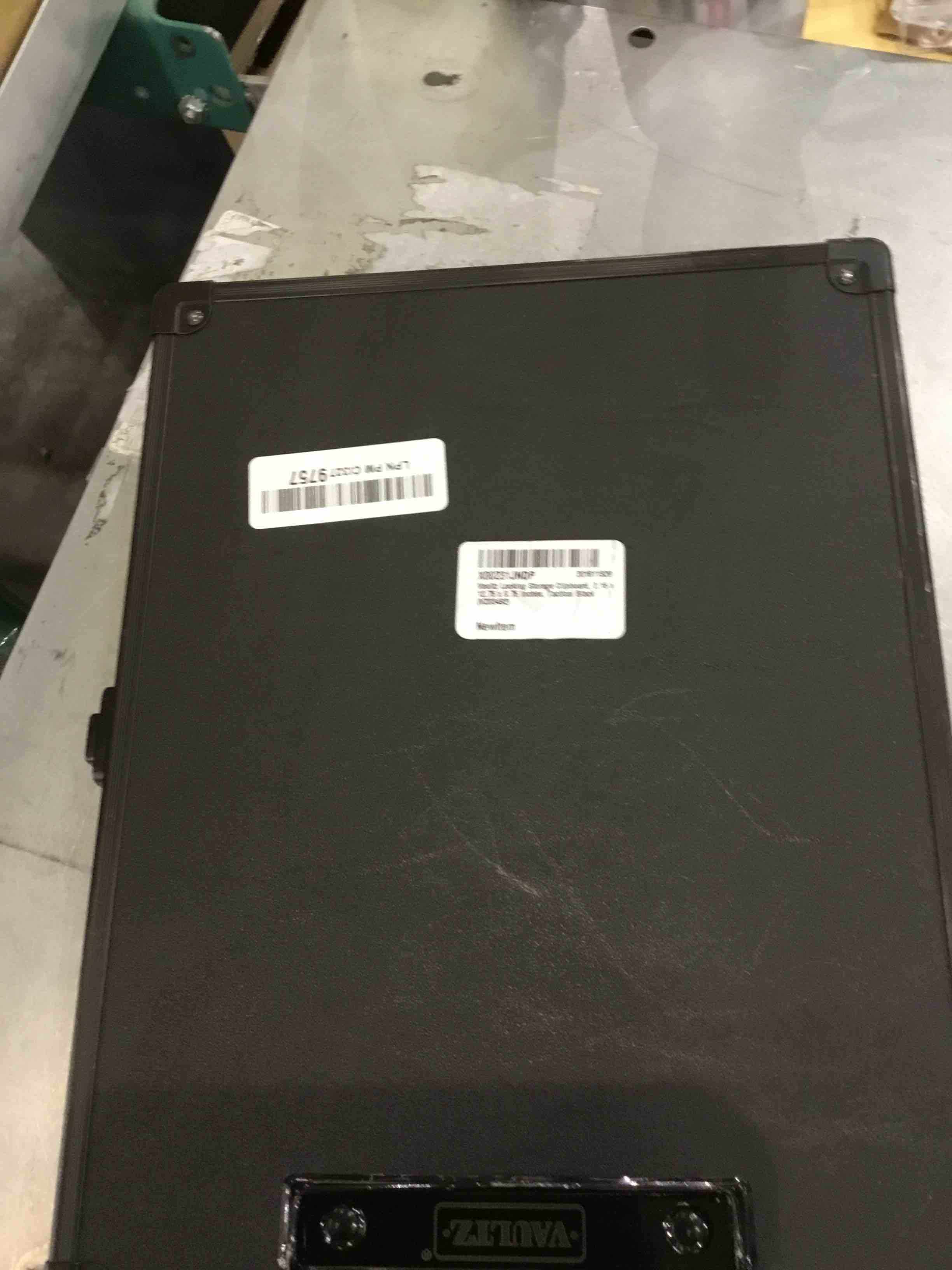 https://s3.amazonaws.com/lotting-images-prod/BargainHunt/EXS01103410_1712681531736.jpeg