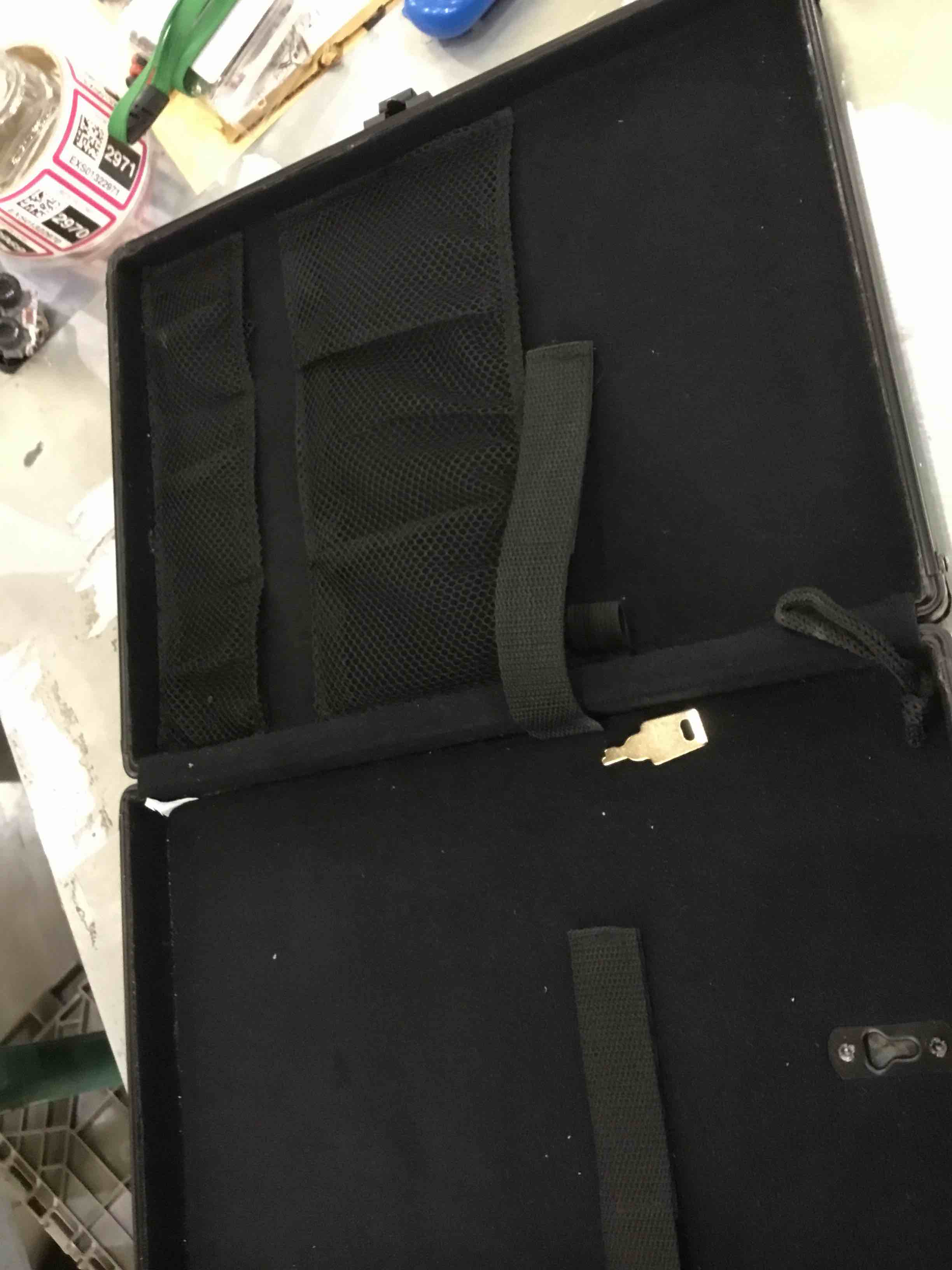 https://s3.amazonaws.com/lotting-images-prod/BargainHunt/EXS01103410_1712681549607.jpeg