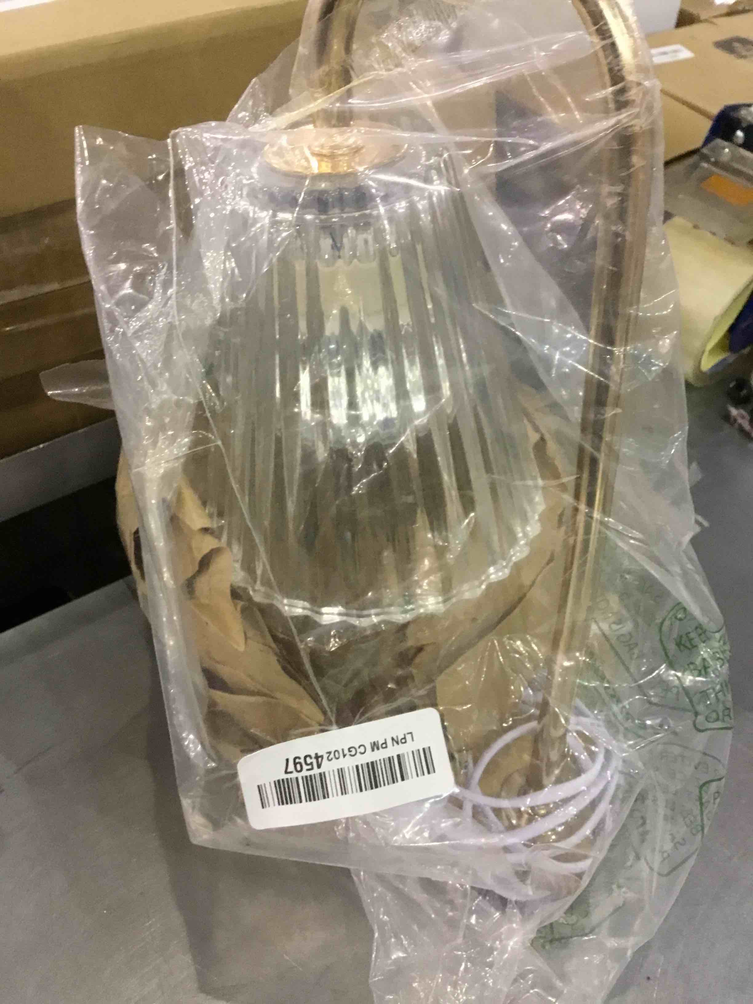https://s3.amazonaws.com/lotting-images-prod/BargainHunt/EXS01103455_1712749878686.jpeg