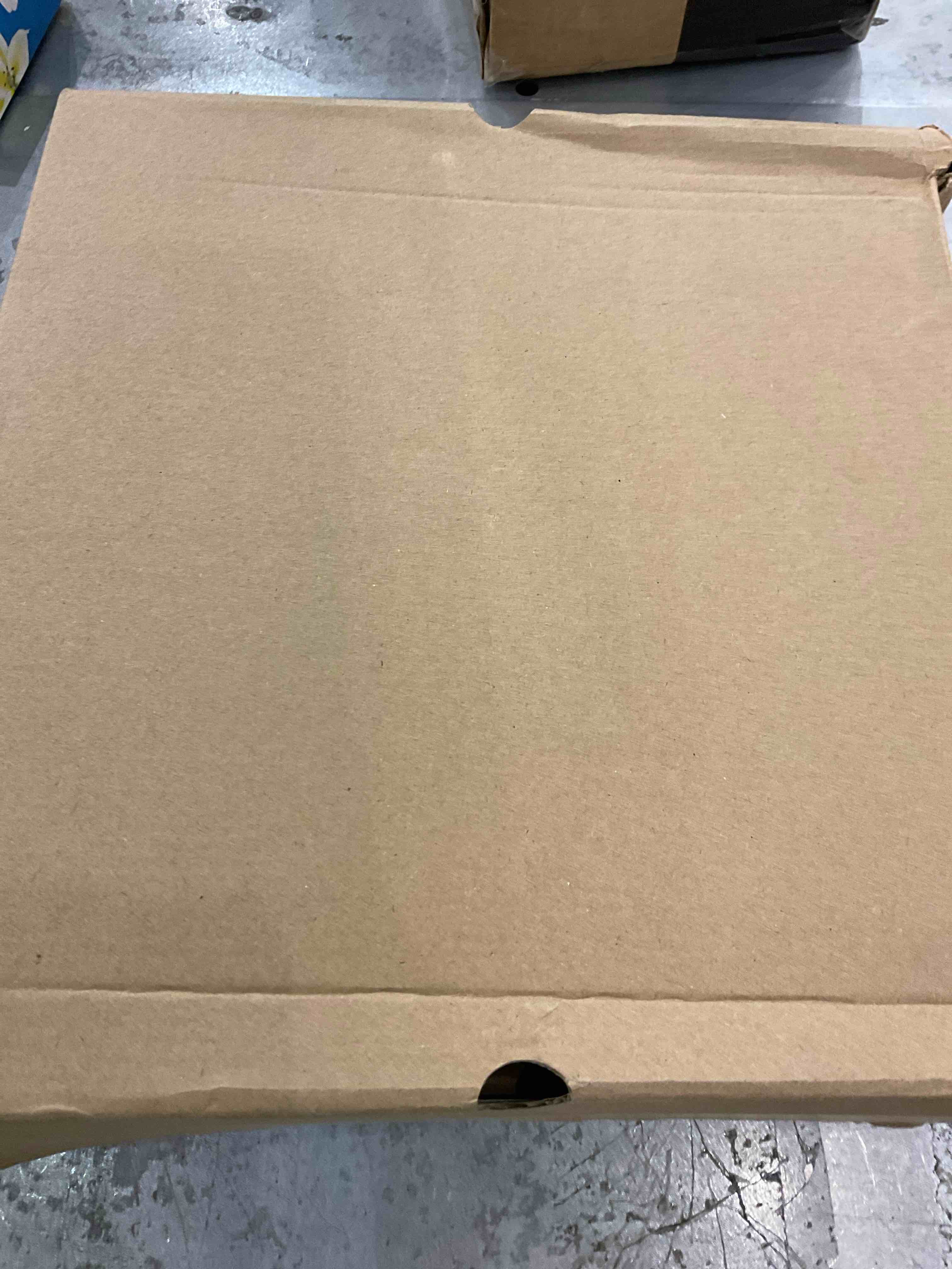 https://s3.amazonaws.com/lotting-images-prod/BargainHunt/EXS01103837_1706718668378.jpeg