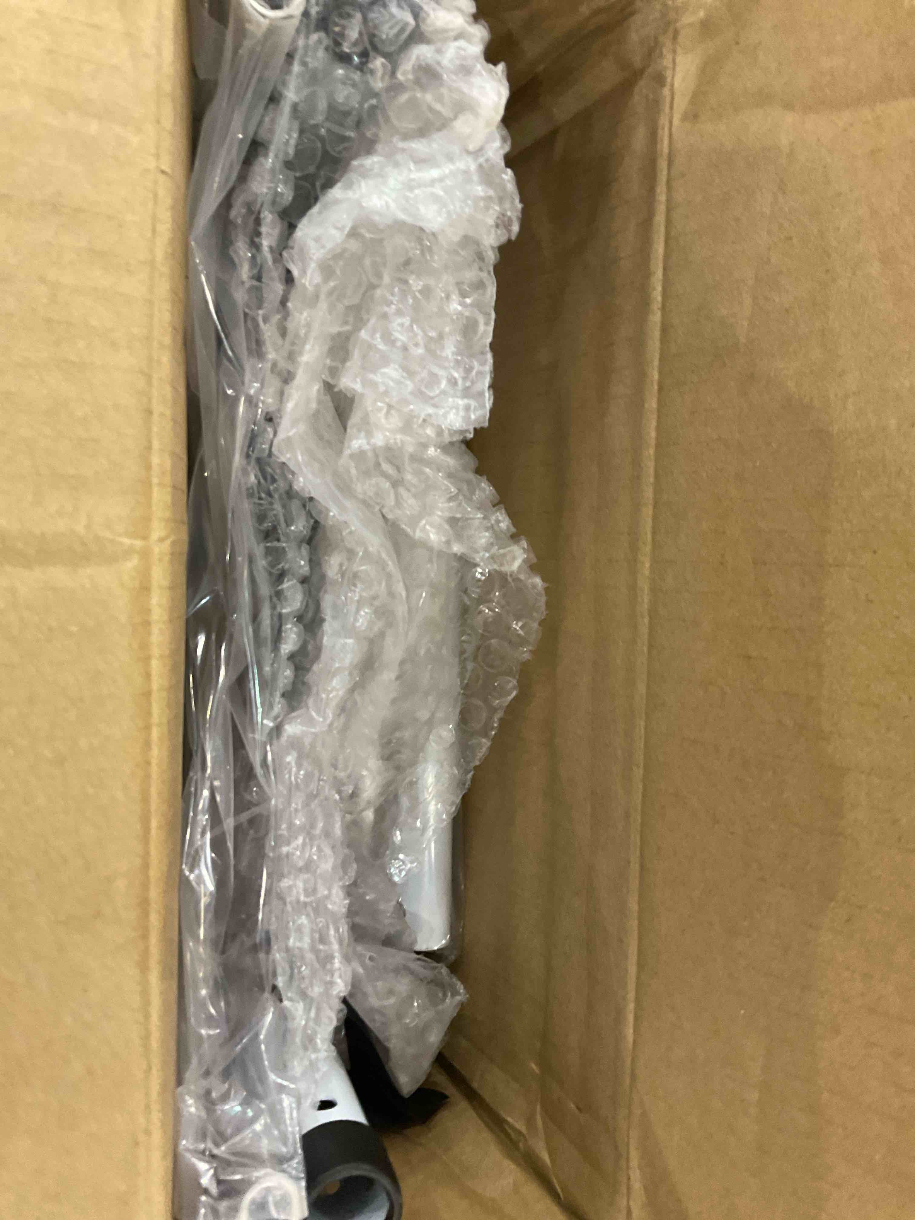 https://s3.amazonaws.com/lotting-images-prod/BargainHunt/EXS01103843_1706720092754.jpeg