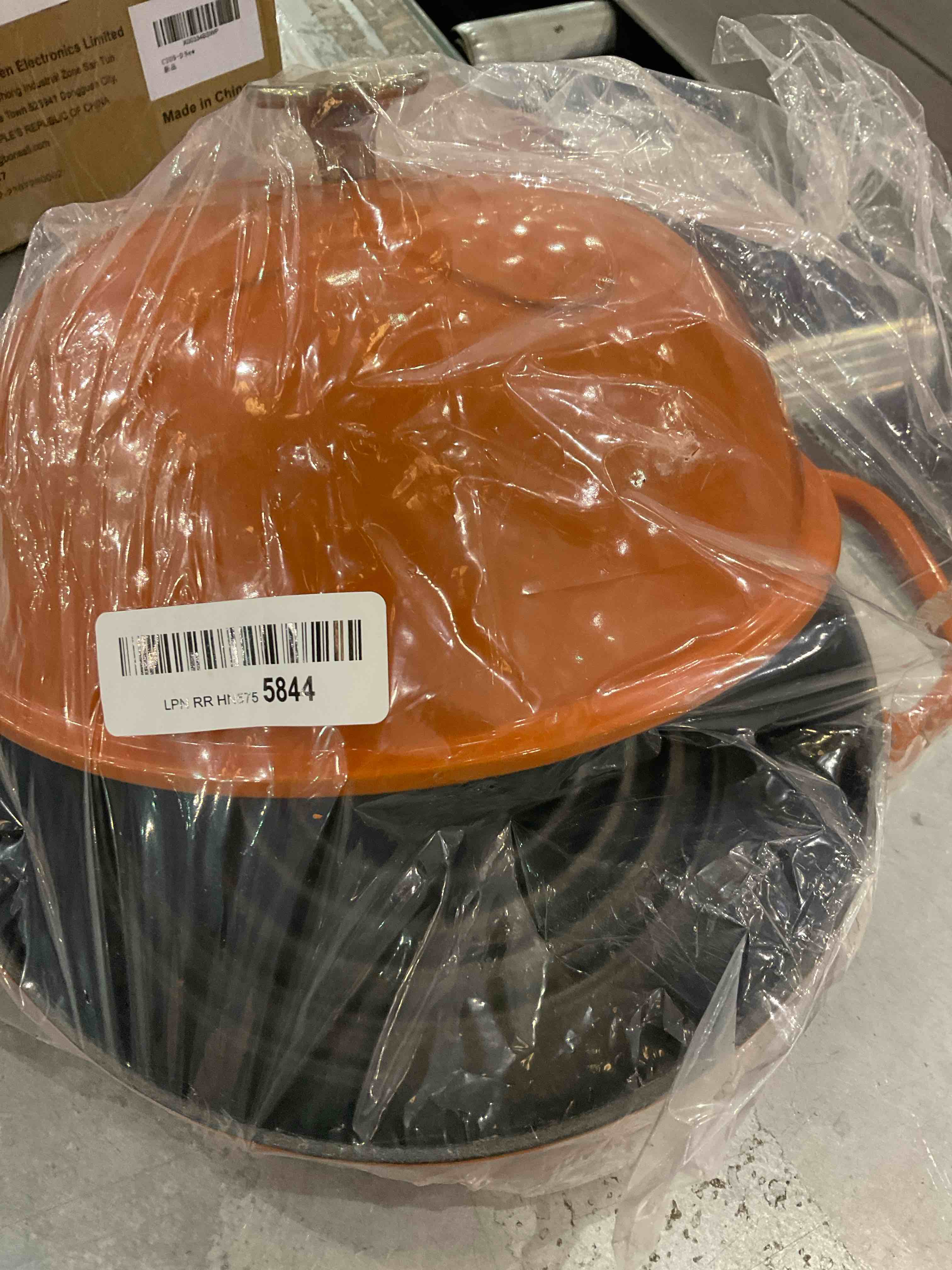 https://s3.amazonaws.com/lotting-images-prod/BargainHunt/EXS01103848_1706723317483.jpeg