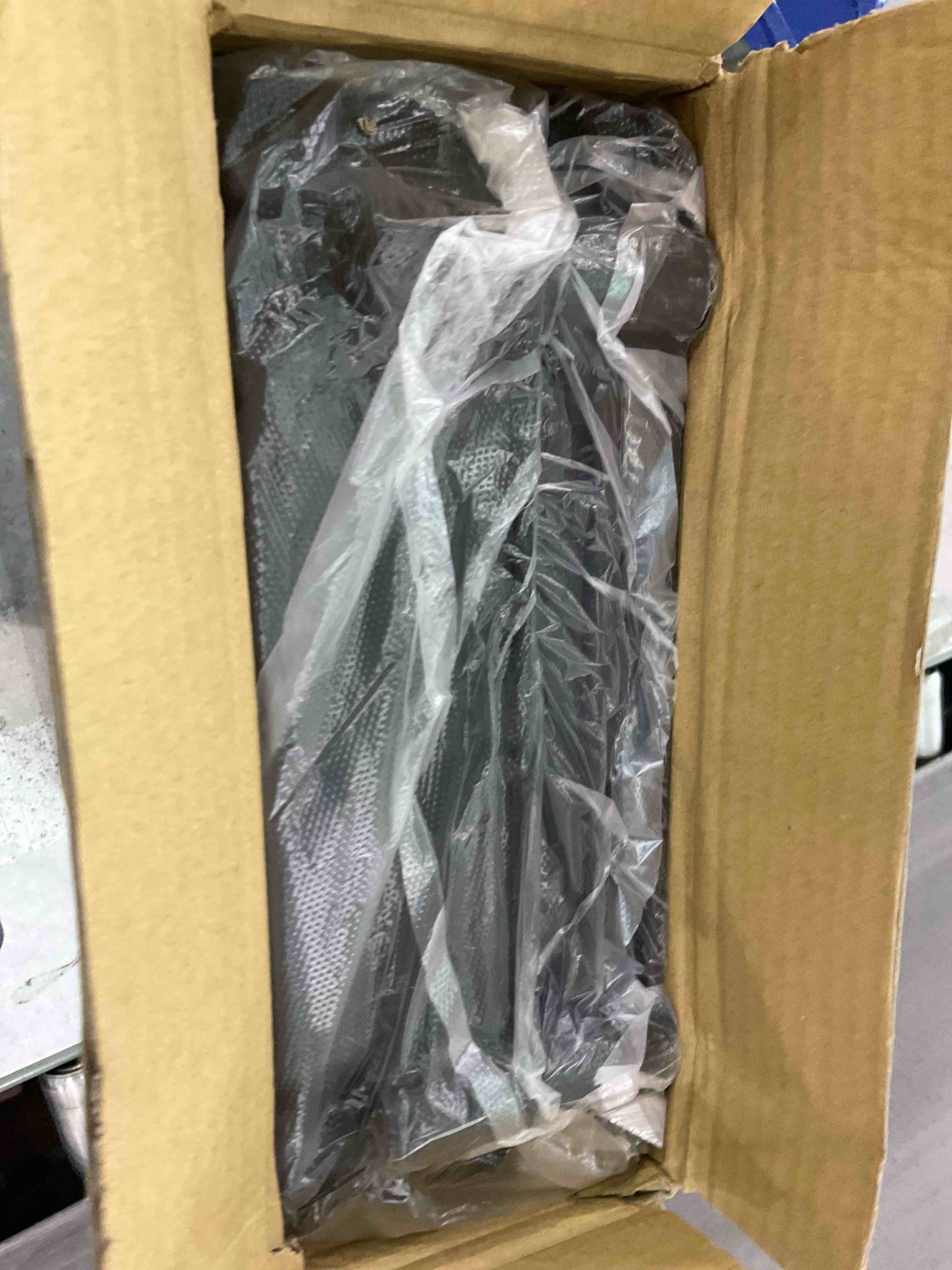 https://s3.amazonaws.com/lotting-images-prod/BargainHunt/EXS01103921_1706793013838.jpeg