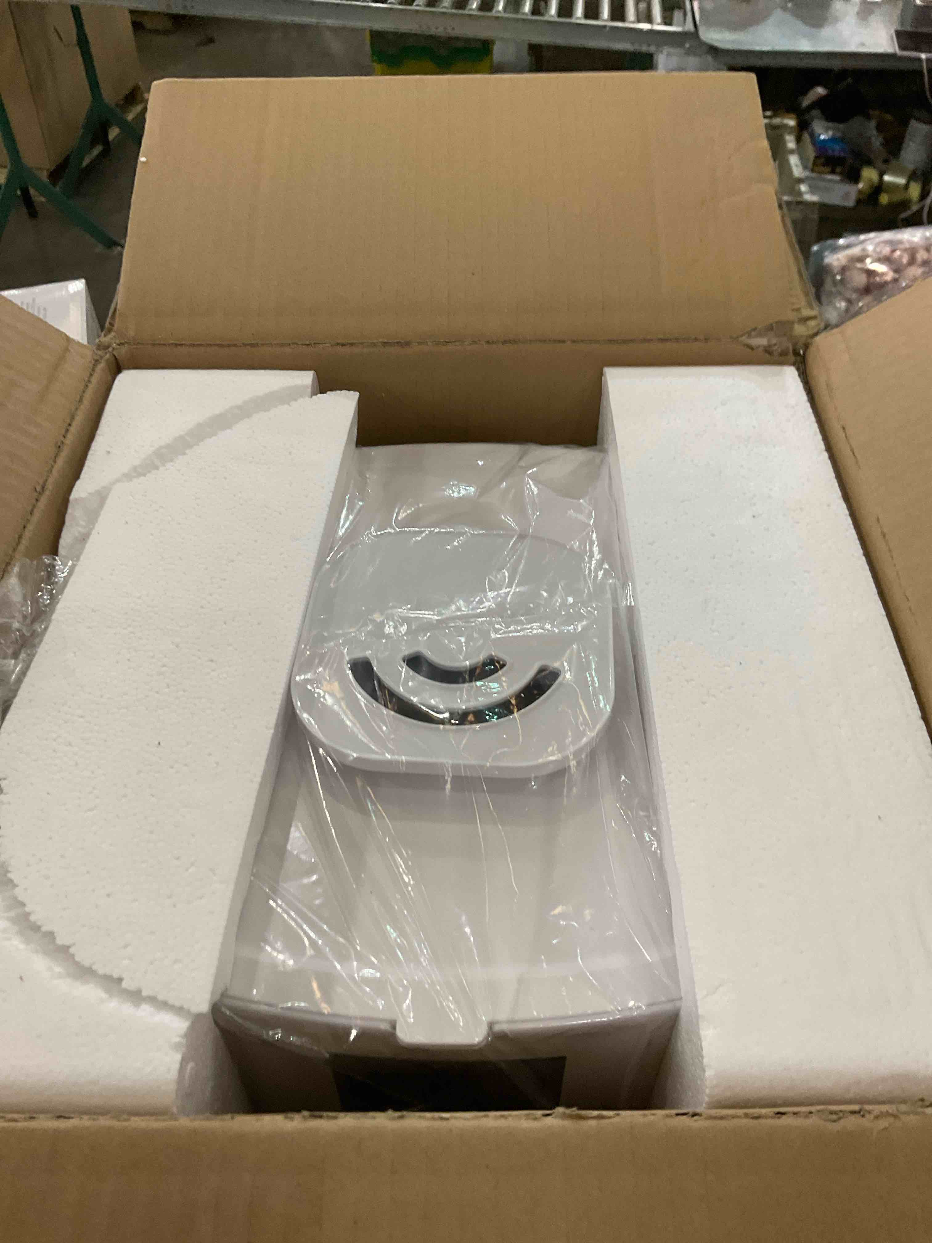 https://s3.amazonaws.com/lotting-images-prod/BargainHunt/EXS01104139_1707163449810.jpeg