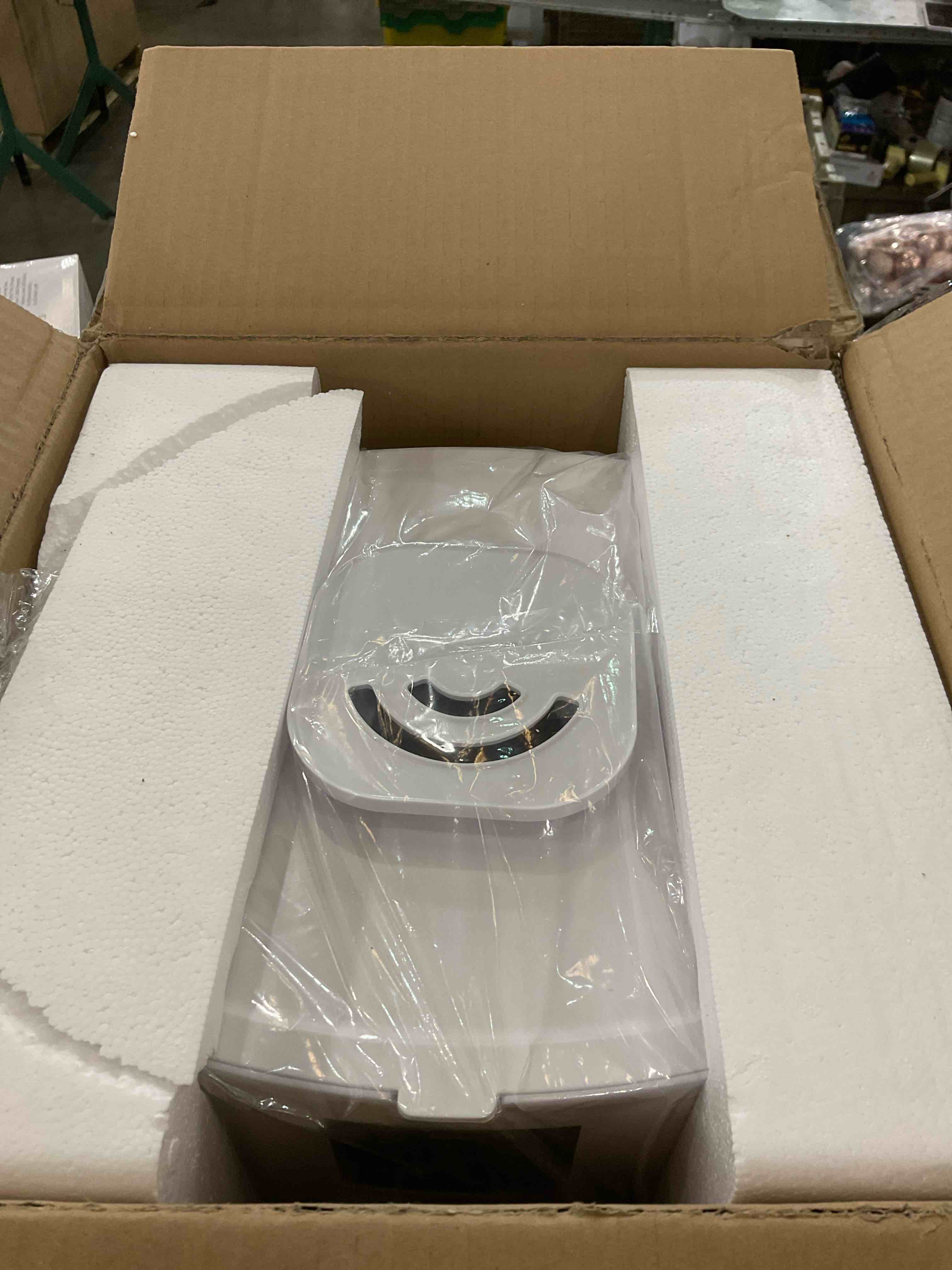 https://s3.amazonaws.com/lotting-images-prod/BargainHunt/EXS01104139_1707163450631.jpeg
