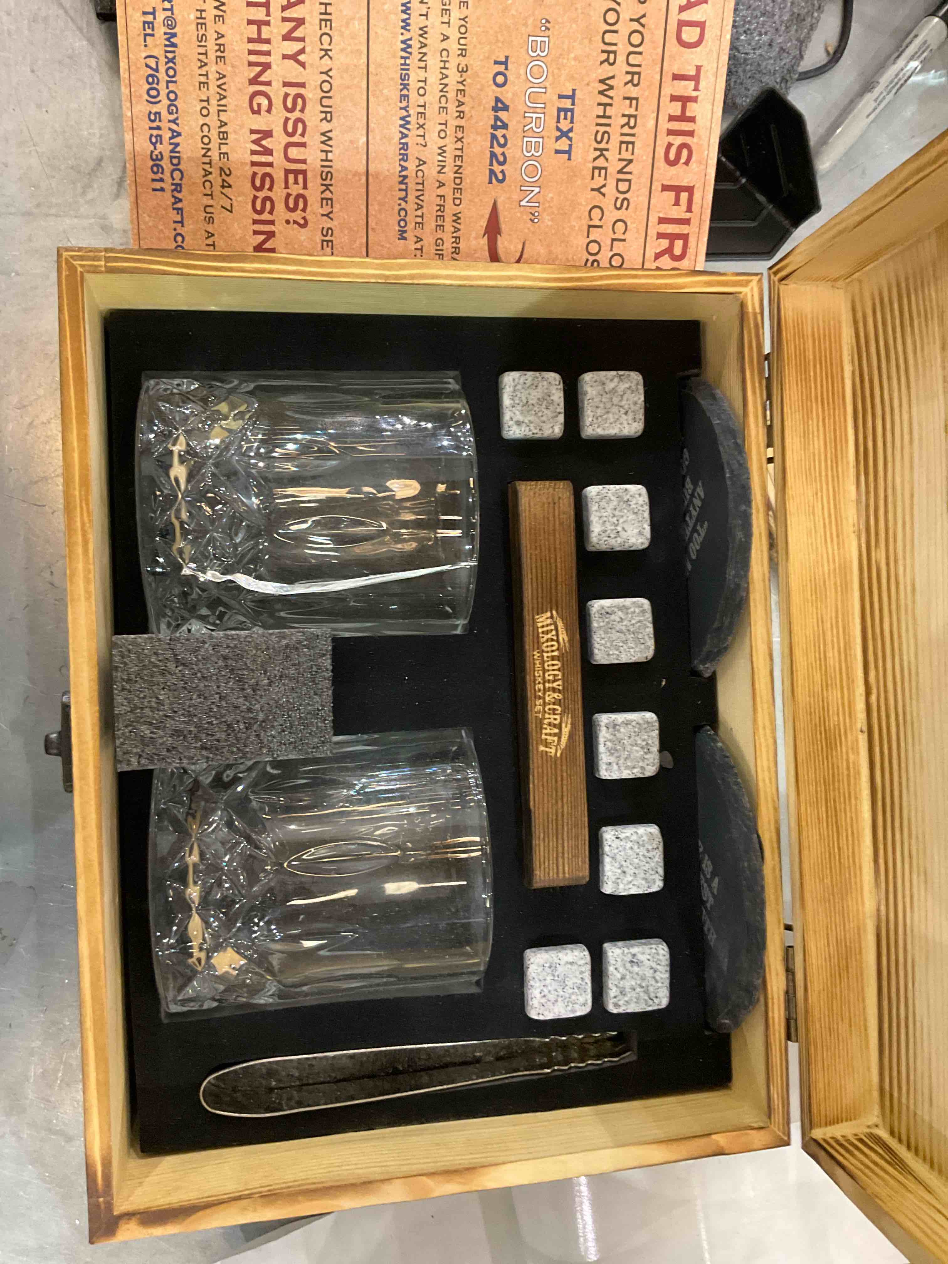 https://s3.amazonaws.com/lotting-images-prod/BargainHunt/EXS01104214_1707323682940.jpeg