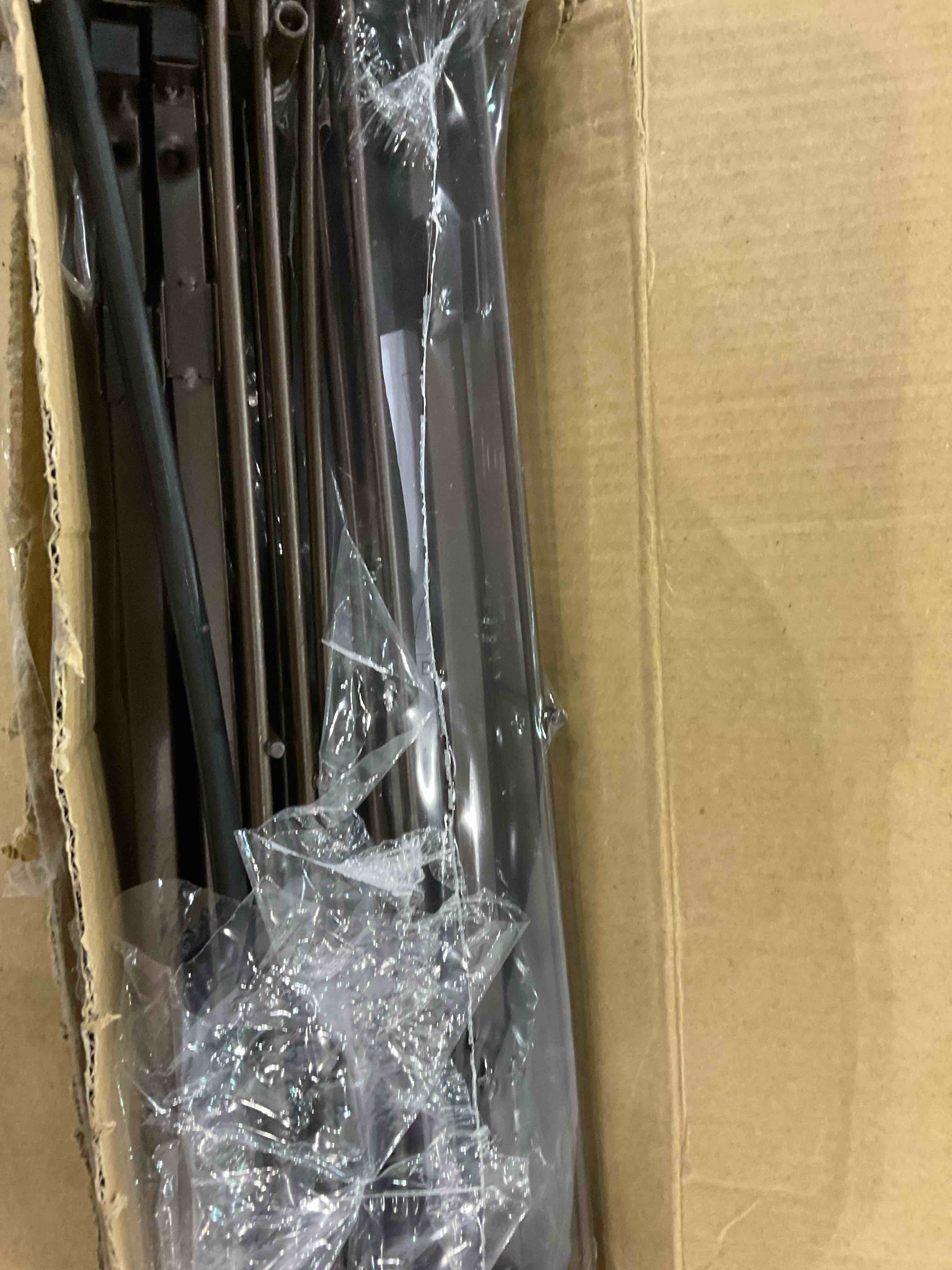 https://s3.amazonaws.com/lotting-images-prod/BargainHunt/EXS01104272_1707309315520.jpeg