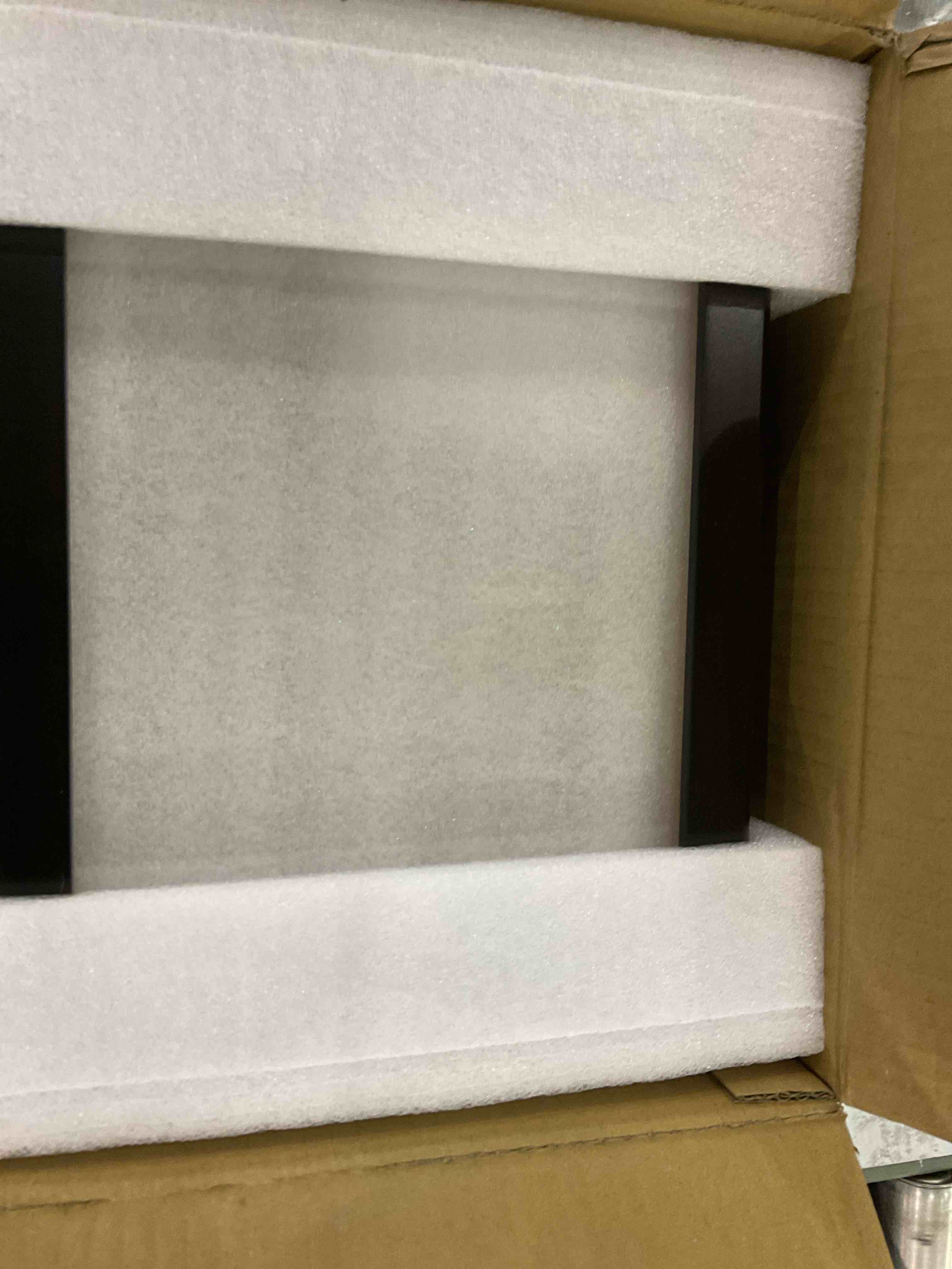 https://s3.amazonaws.com/lotting-images-prod/BargainHunt/EXS01104276_1707309858389.jpeg