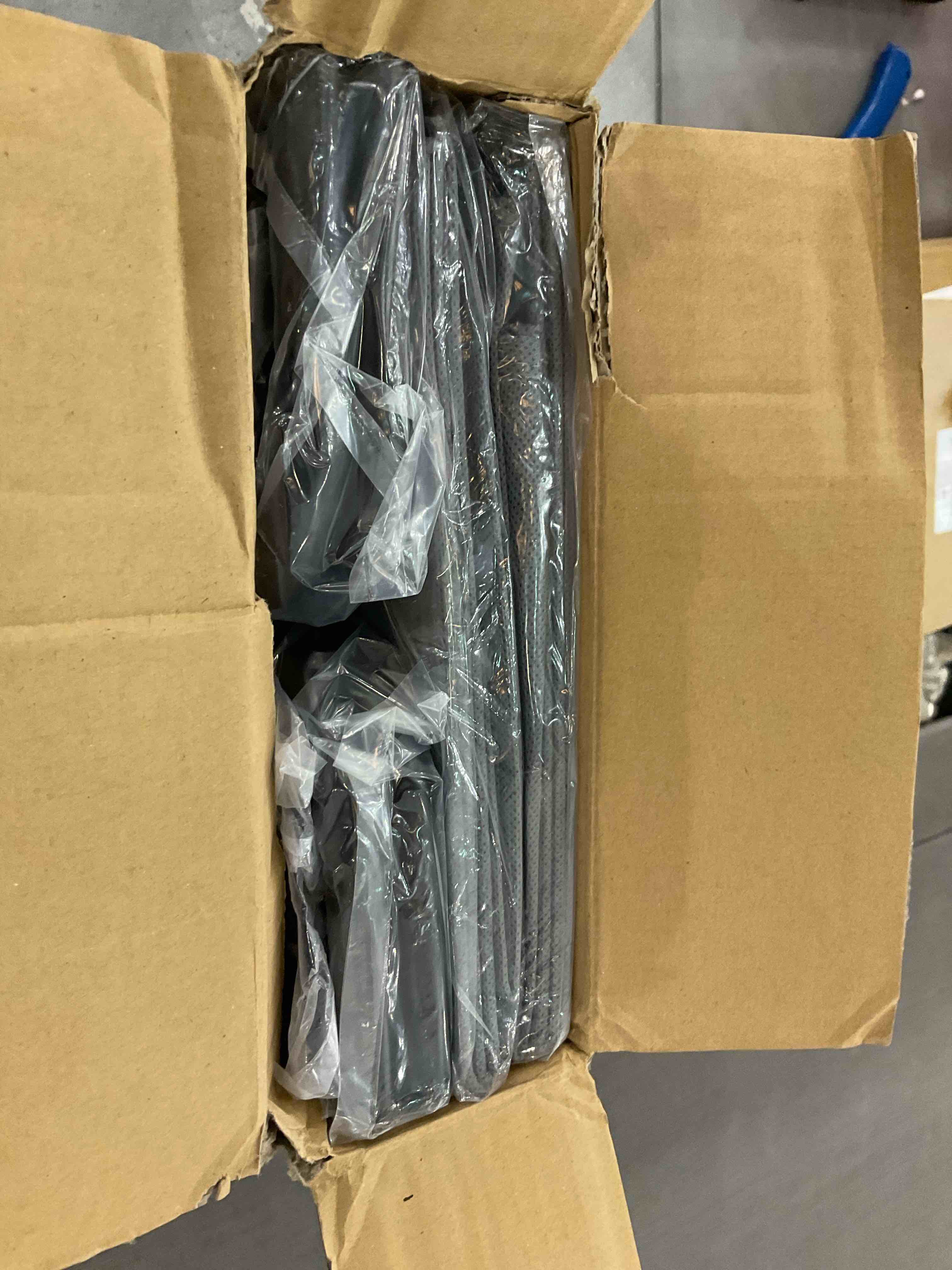 https://s3.amazonaws.com/lotting-images-prod/BargainHunt/EXS01104337_1707322346246.jpeg