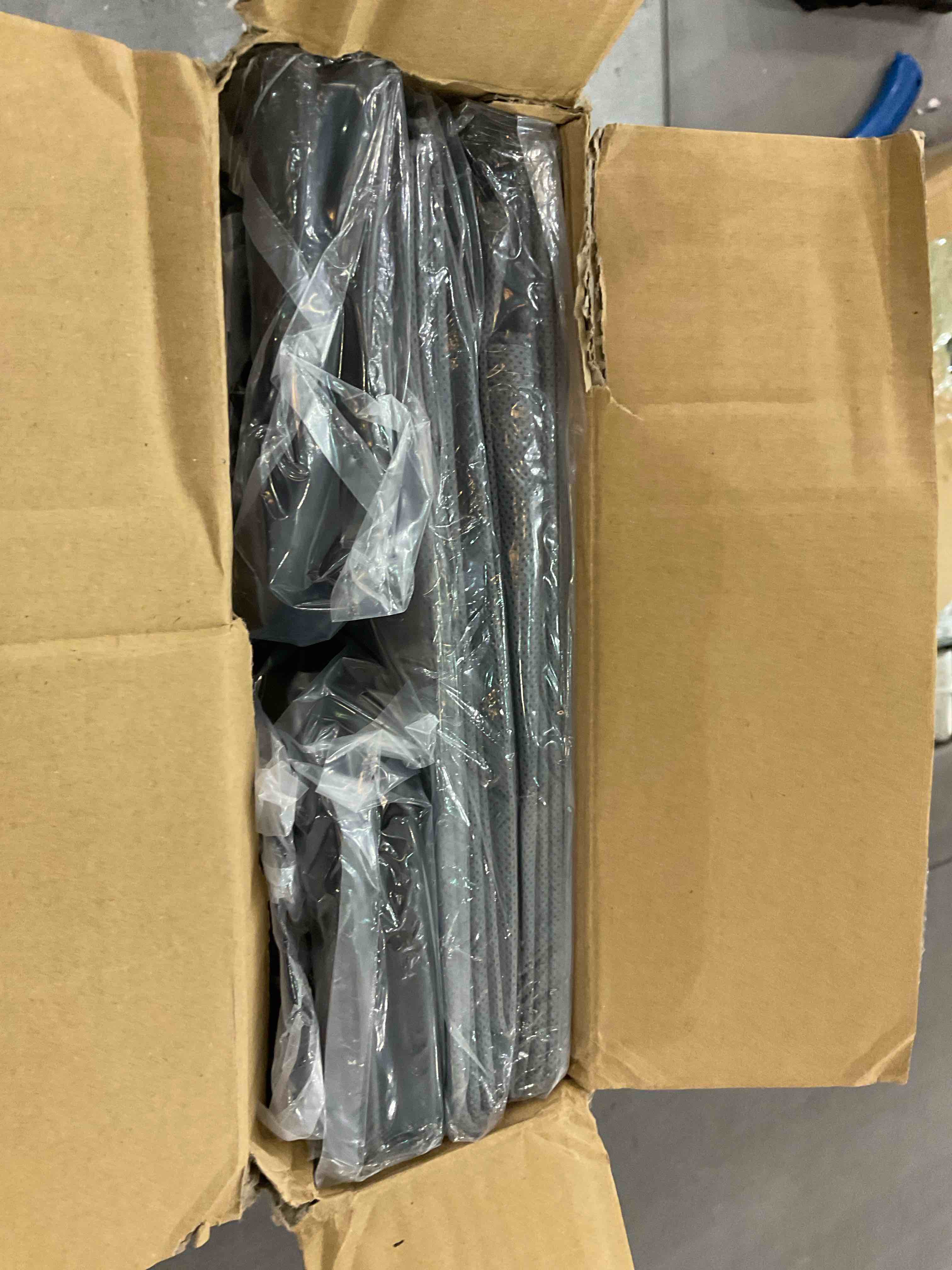 https://s3.amazonaws.com/lotting-images-prod/BargainHunt/EXS01104337_1707322347269.jpeg