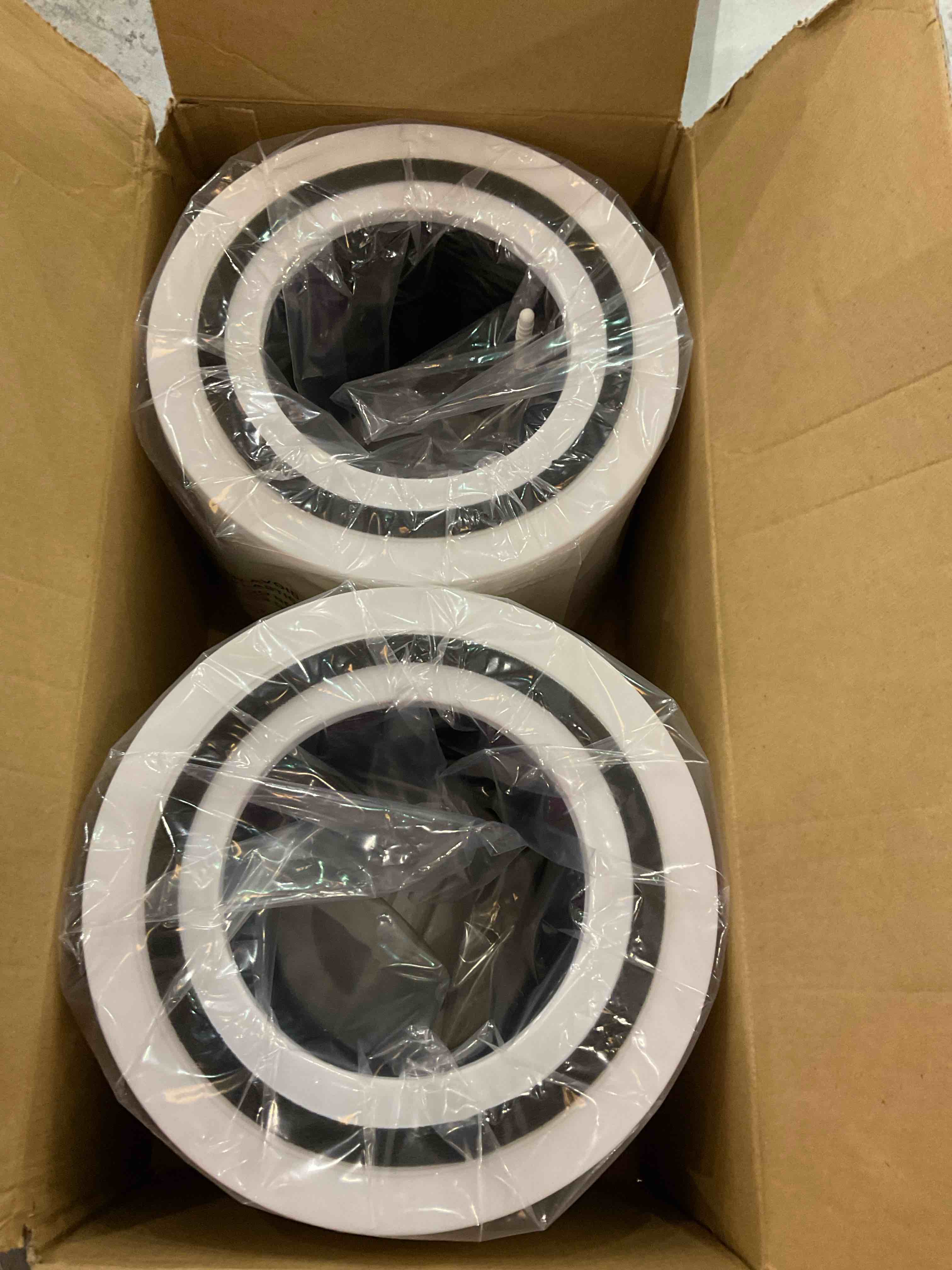 https://s3.amazonaws.com/lotting-images-prod/BargainHunt/EXS01104450_1707405948821.jpeg