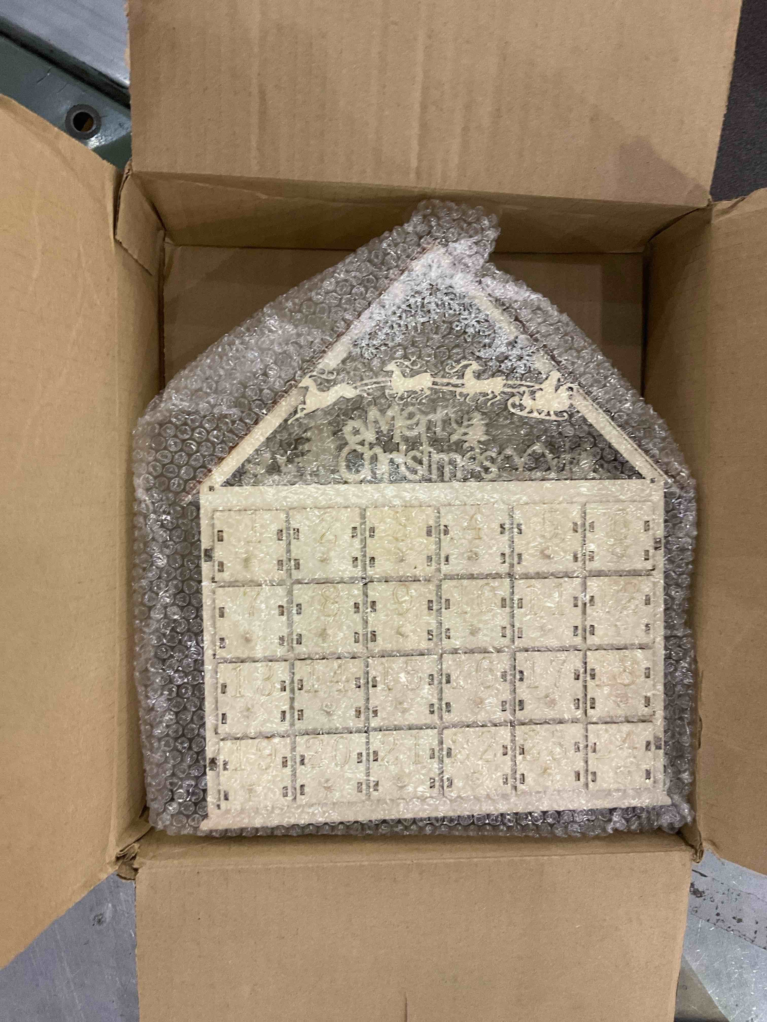 https://s3.amazonaws.com/lotting-images-prod/BargainHunt/EXS01104546_1706707975319.jpeg