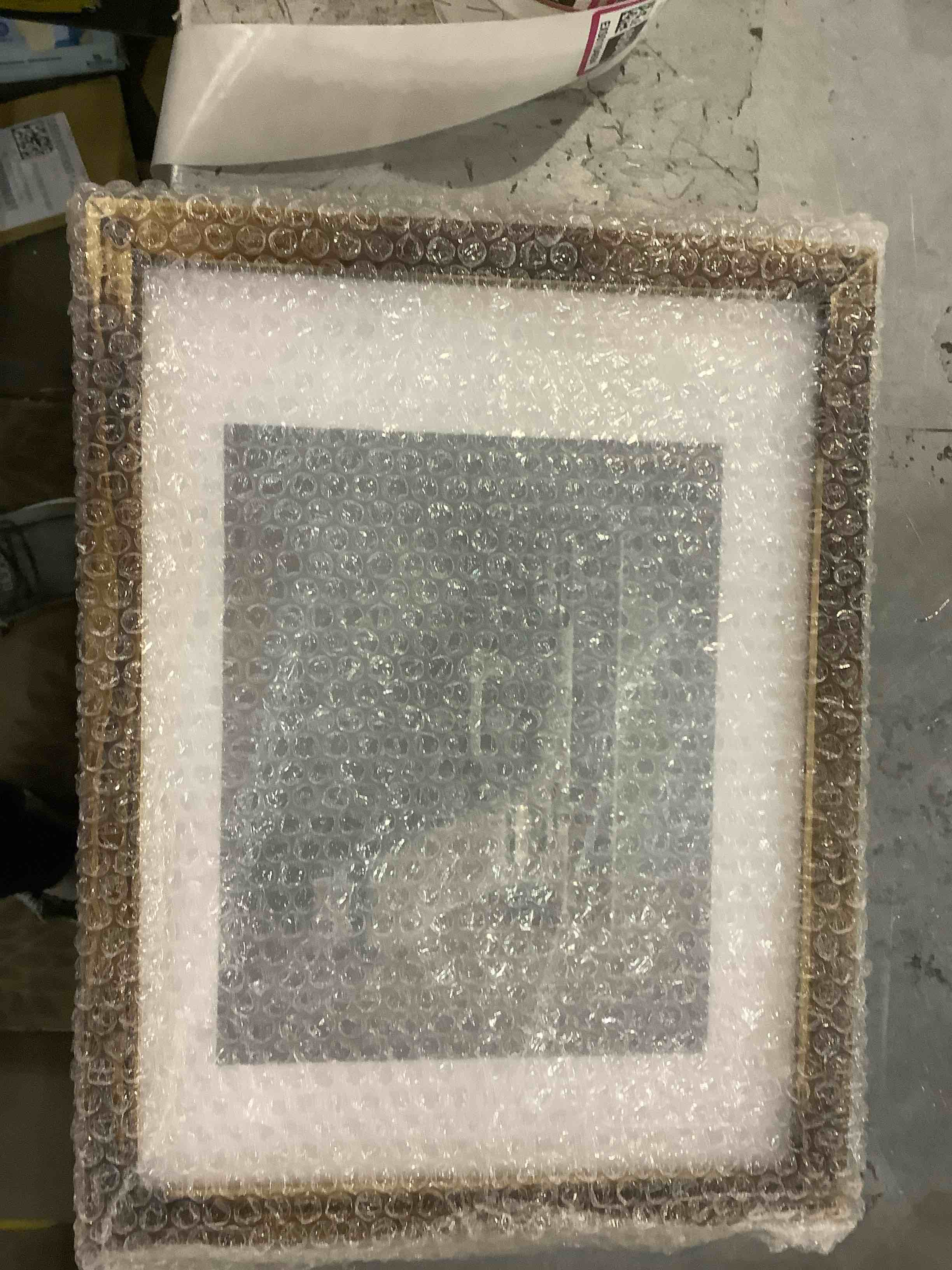 https://s3.amazonaws.com/lotting-images-prod/BargainHunt/EXS01104694_1706791534067.jpeg