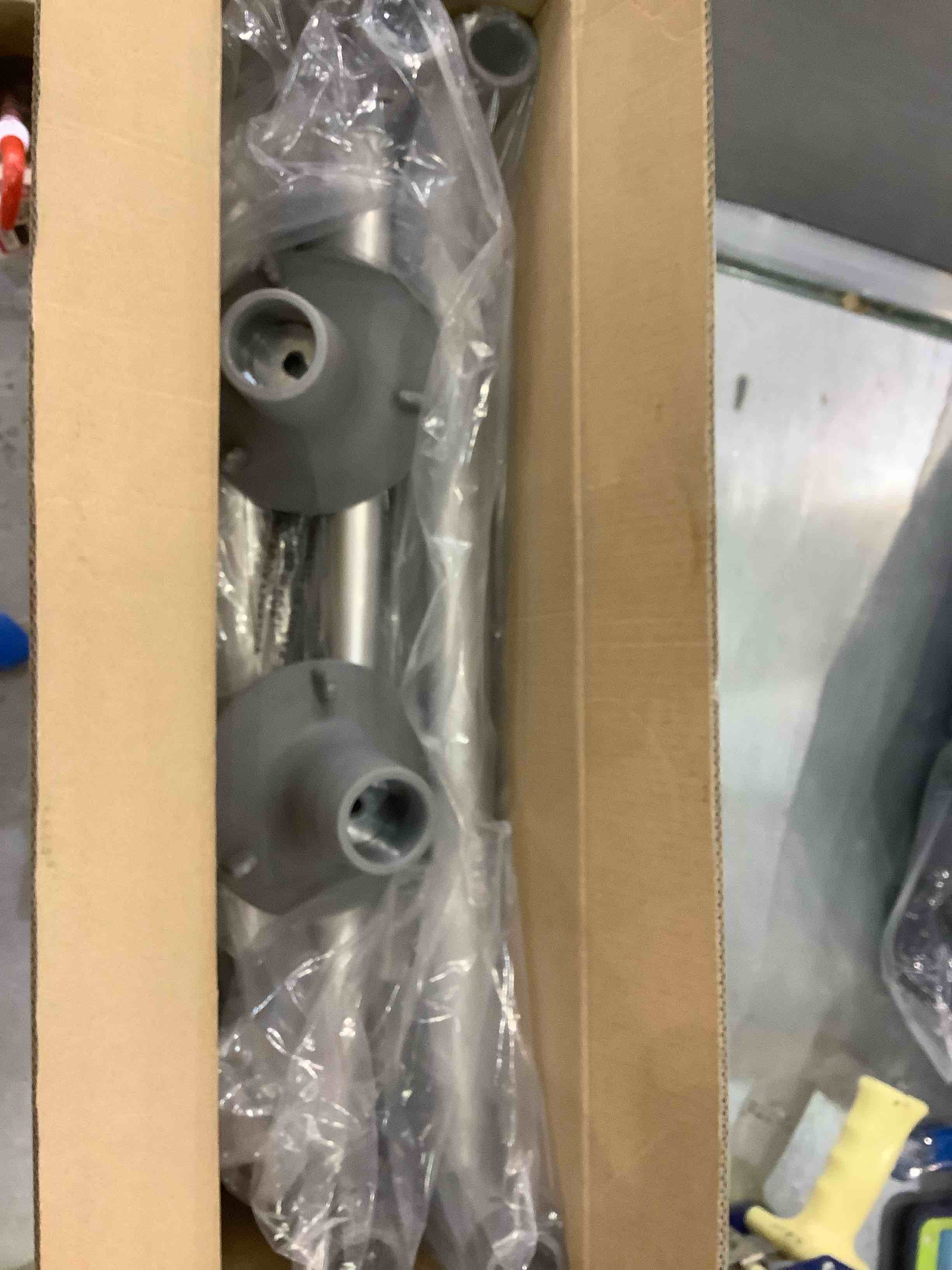 https://s3.amazonaws.com/lotting-images-prod/BargainHunt/EXS01104731_1706797875467.jpeg