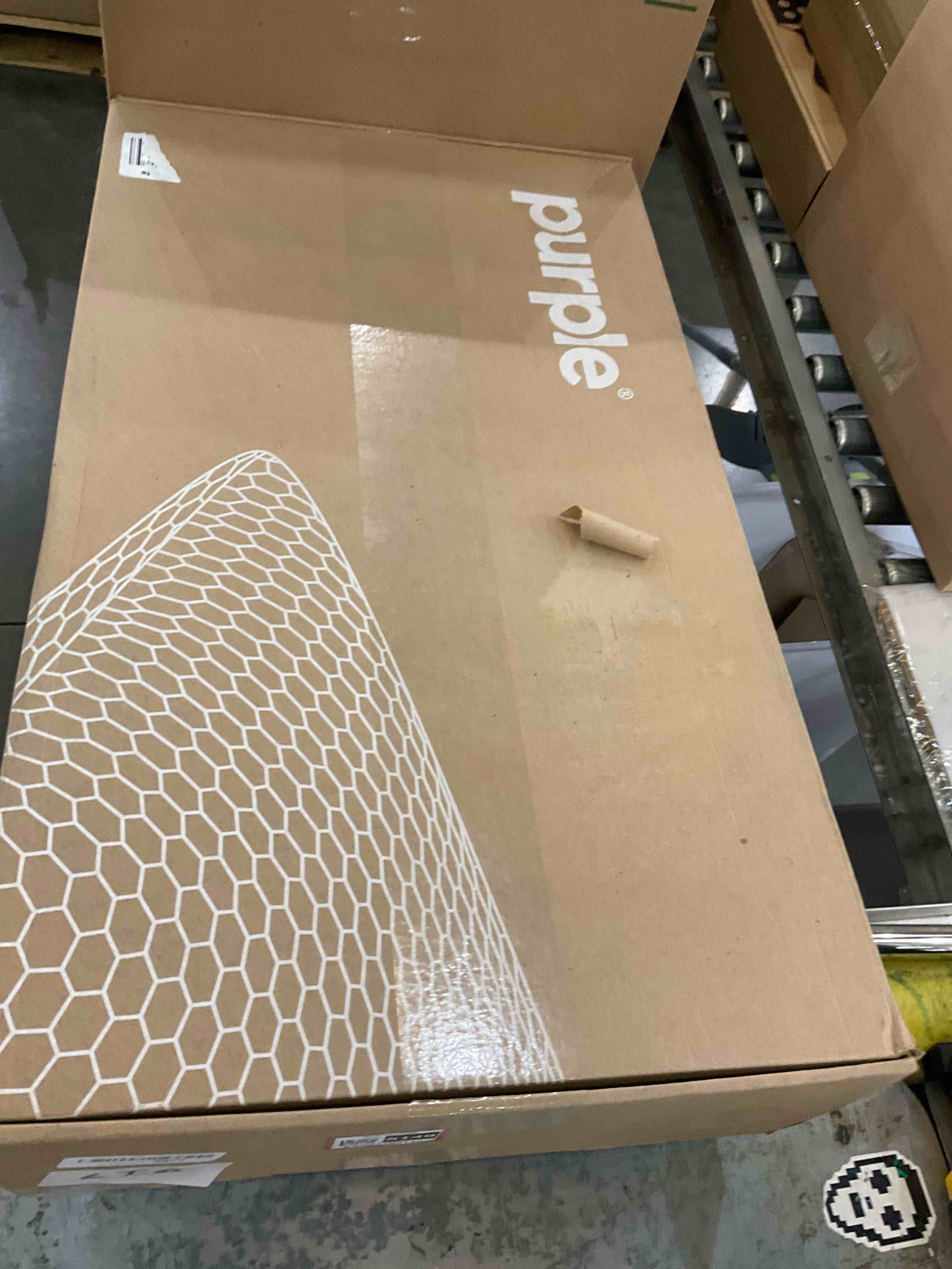 https://s3.amazonaws.com/lotting-images-prod/BargainHunt/EXS01105149_1706898407884.jpeg