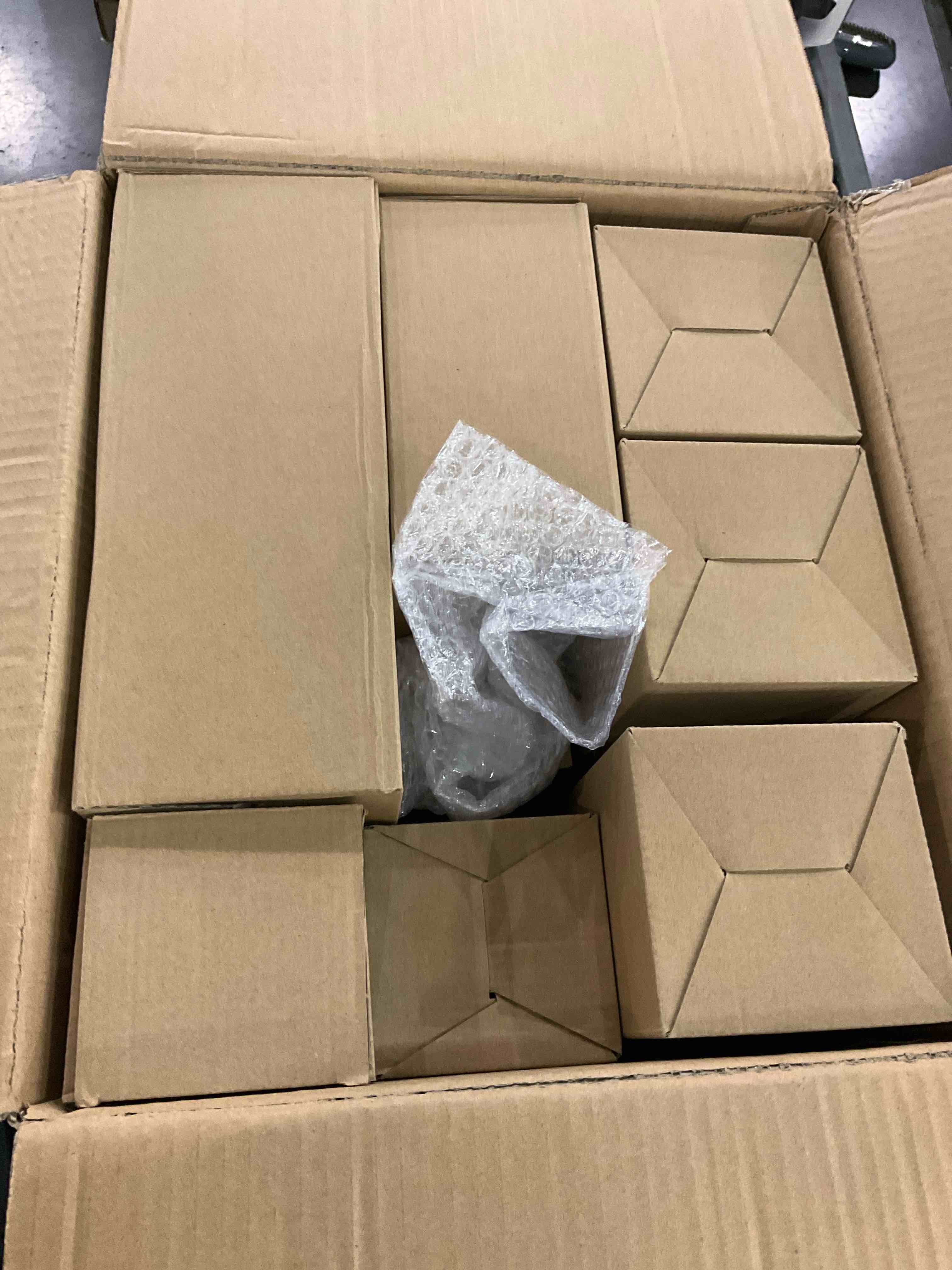 https://s3.amazonaws.com/lotting-images-prod/BargainHunt/EXS01105181_1707223918360.jpeg