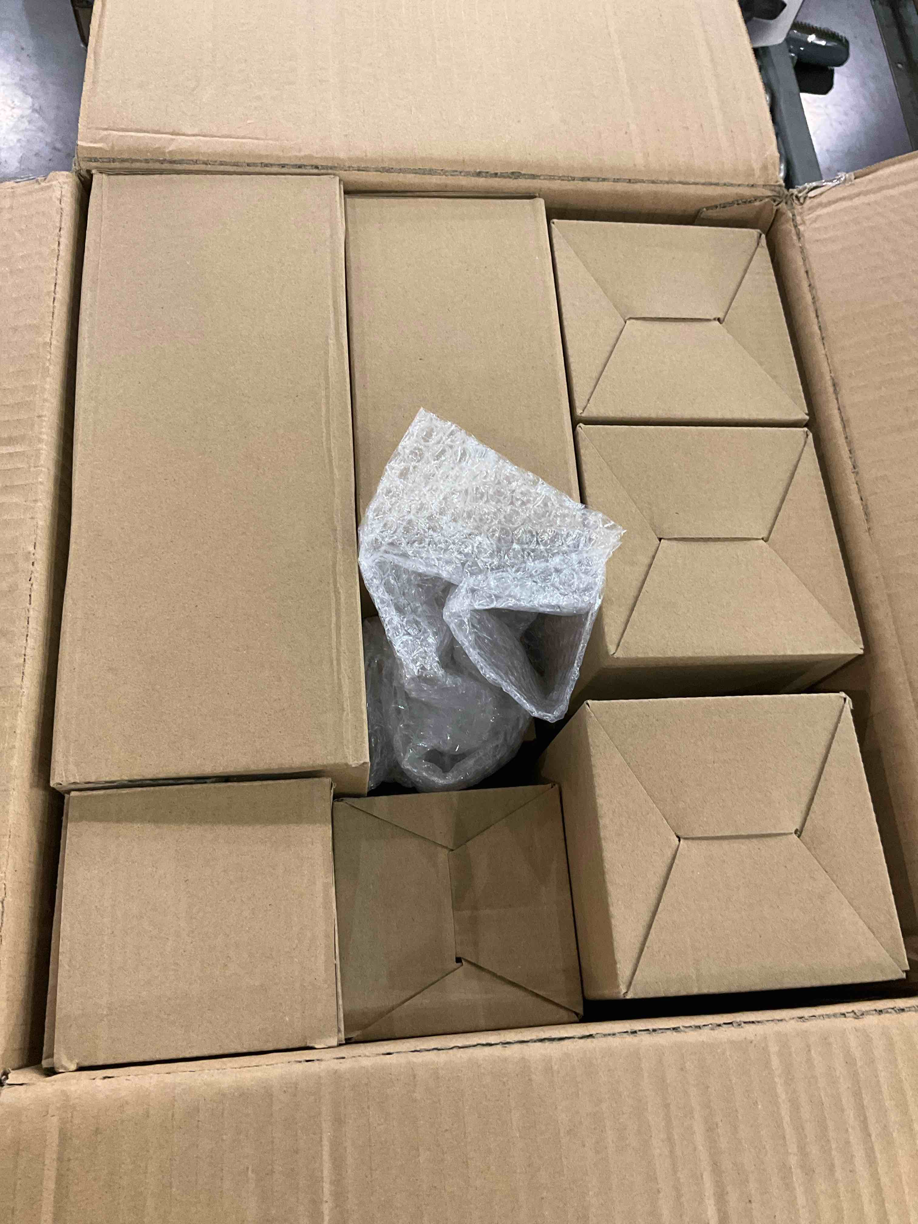 https://s3.amazonaws.com/lotting-images-prod/BargainHunt/EXS01105181_1707223919546.jpeg
