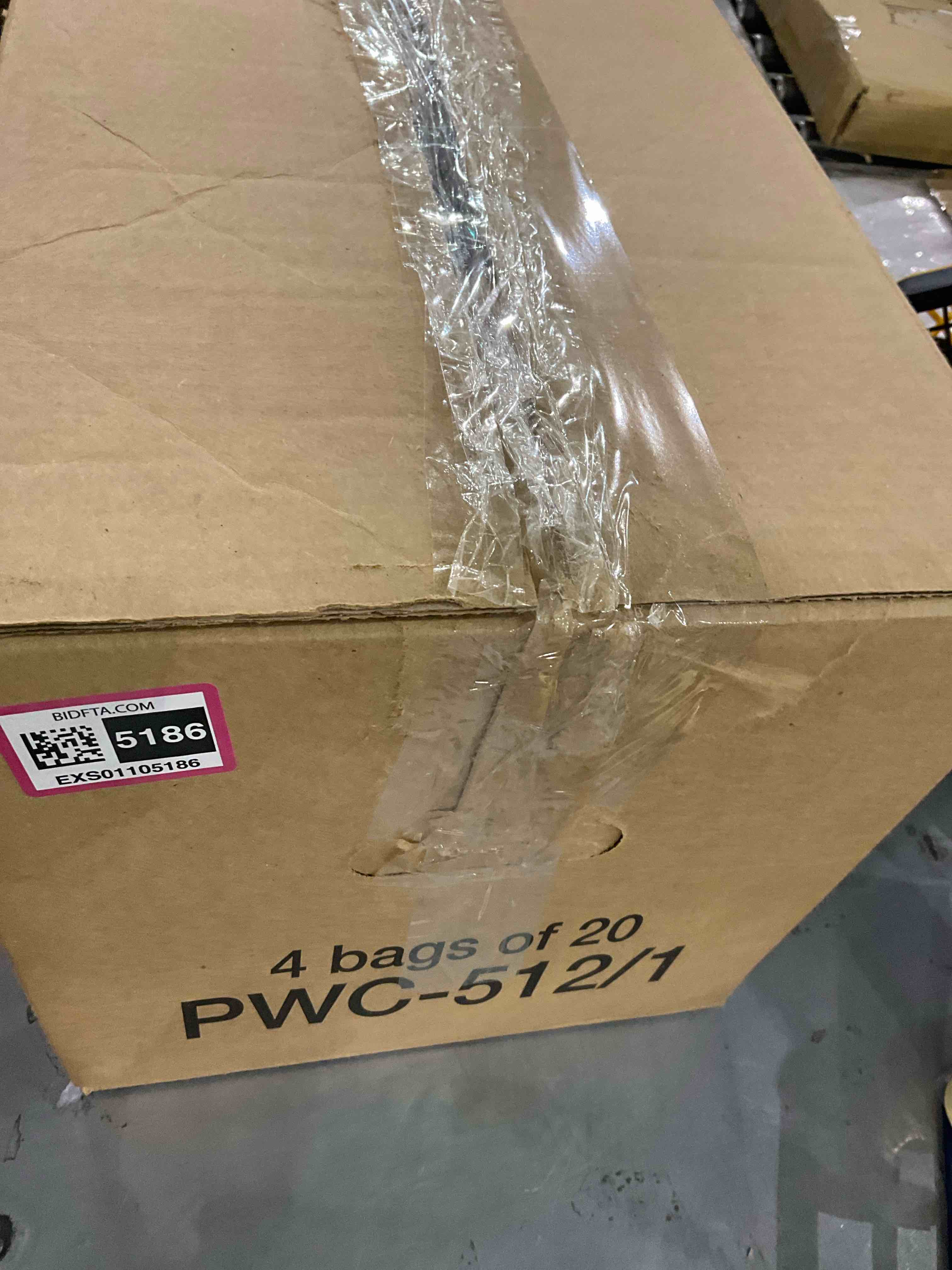 https://s3.amazonaws.com/lotting-images-prod/BargainHunt/EXS01105186_1707224592622.jpeg