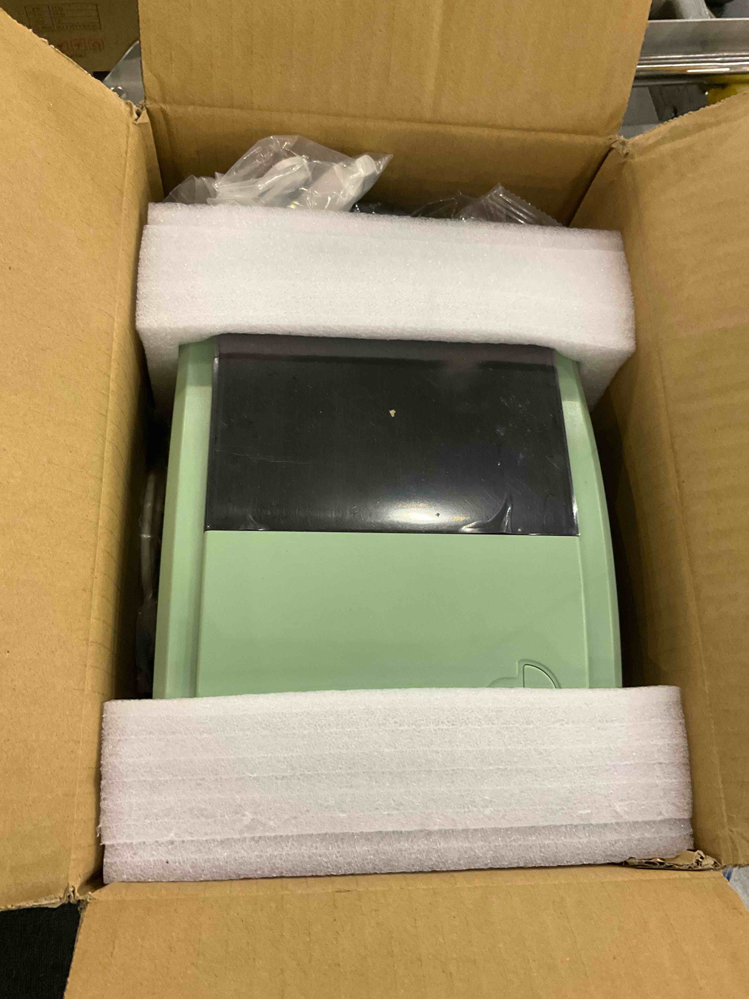 https://s3.amazonaws.com/lotting-images-prod/BargainHunt/EXS01105312_1707310349376.jpeg
