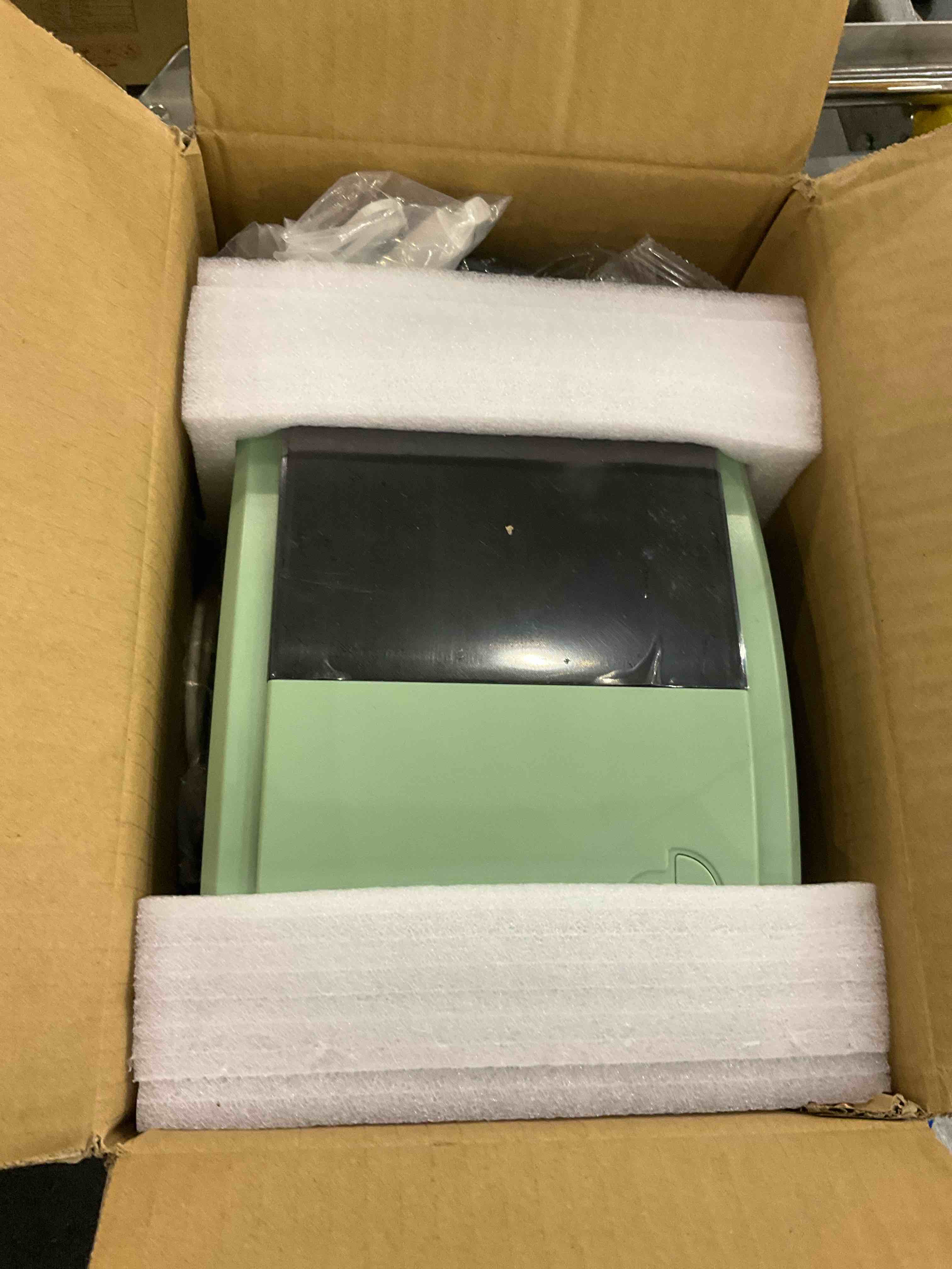 https://s3.amazonaws.com/lotting-images-prod/BargainHunt/EXS01105312_1707310350293.jpeg